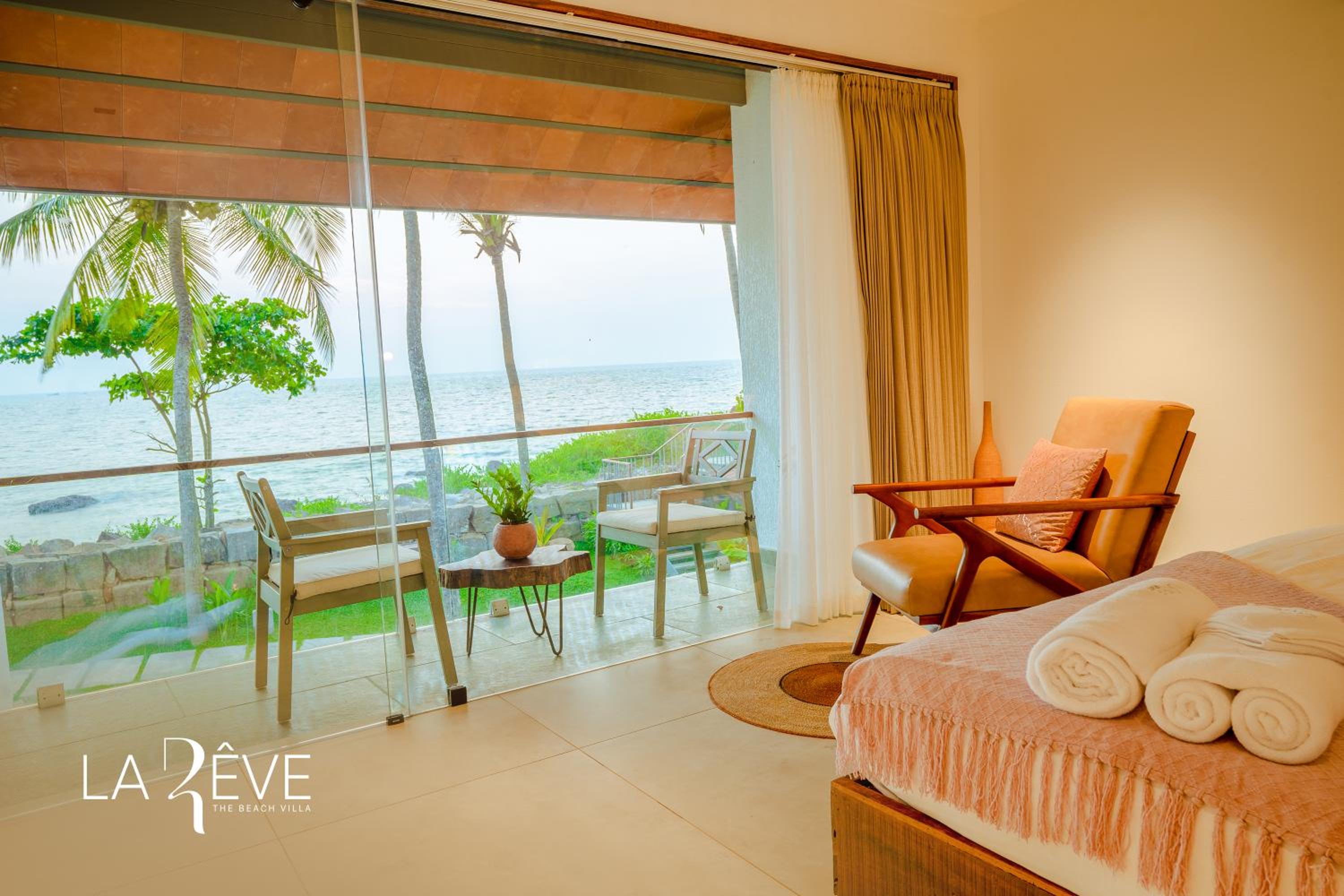 Villa with Sea View - Photo 1