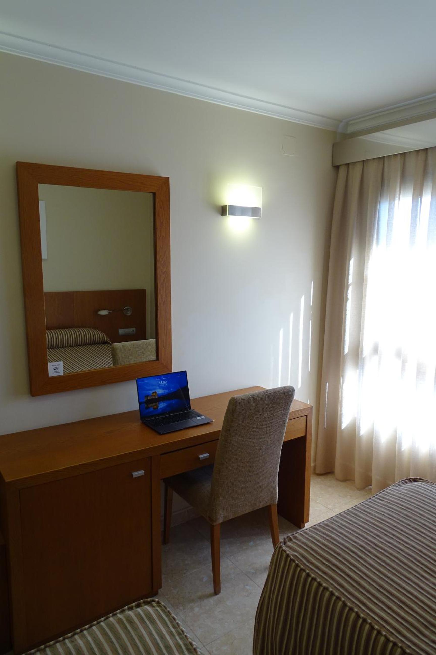 Twin Room - Photo 1
