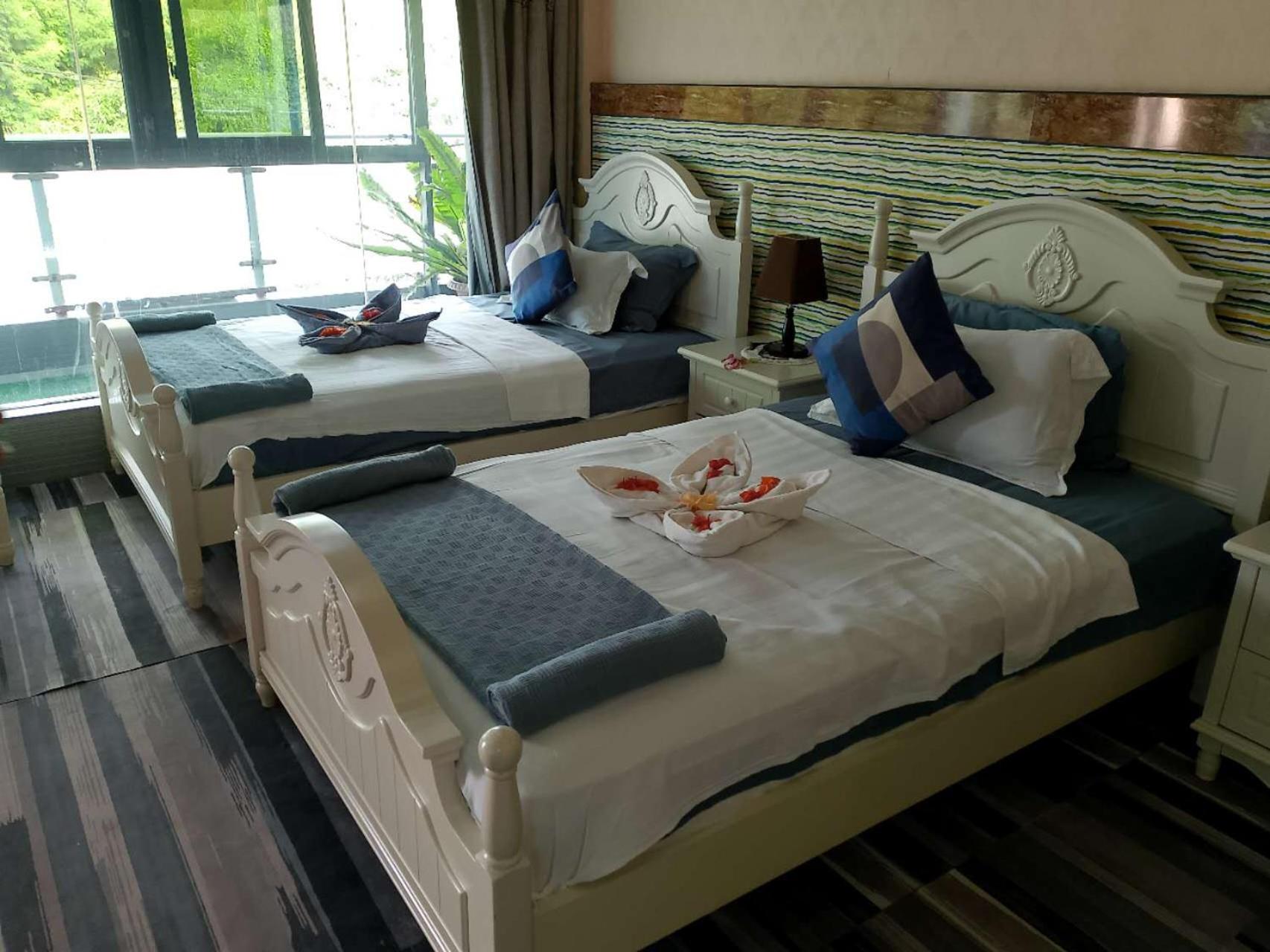 Double or Twin Room with Mountain View photo 3