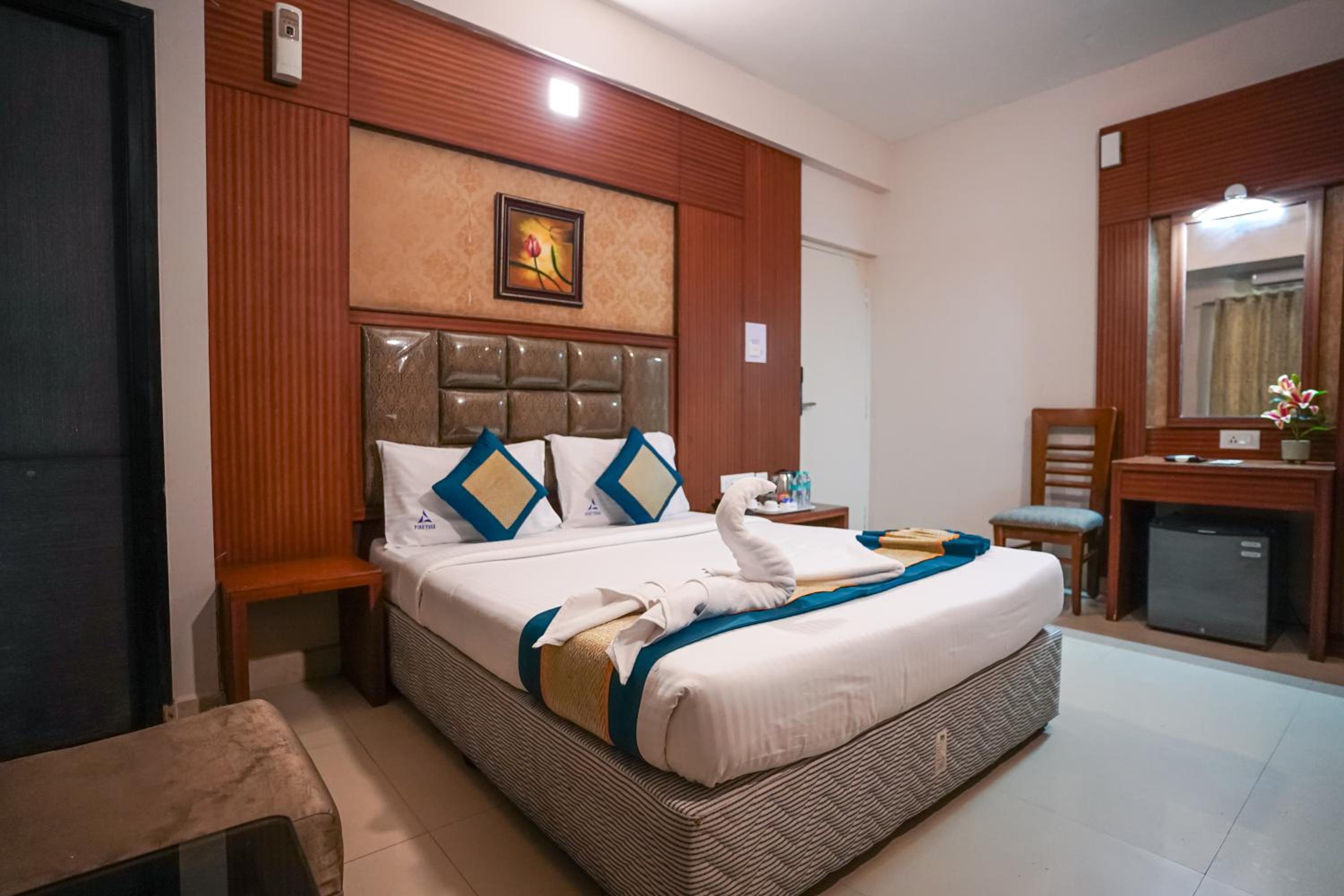 Deluxe Double Room - Photo 16
