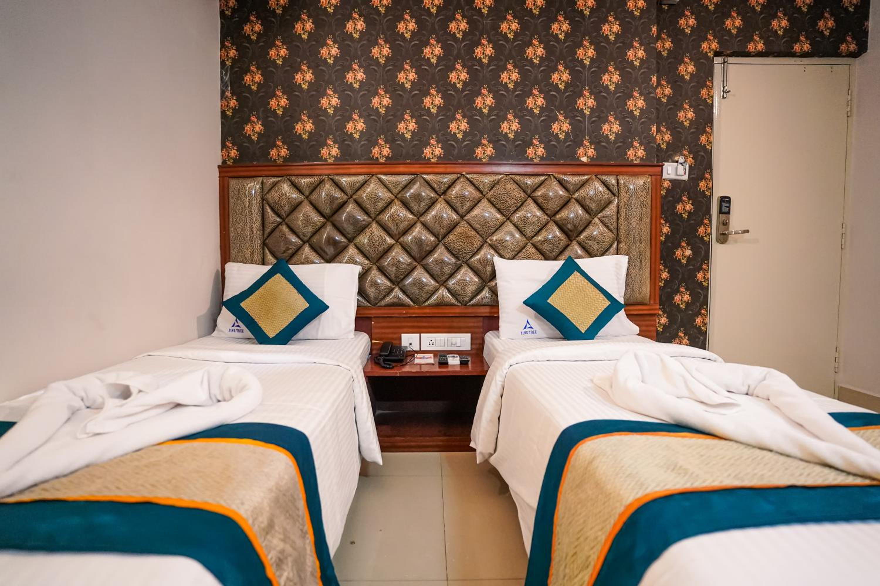 Standard Double Room - Photo 6