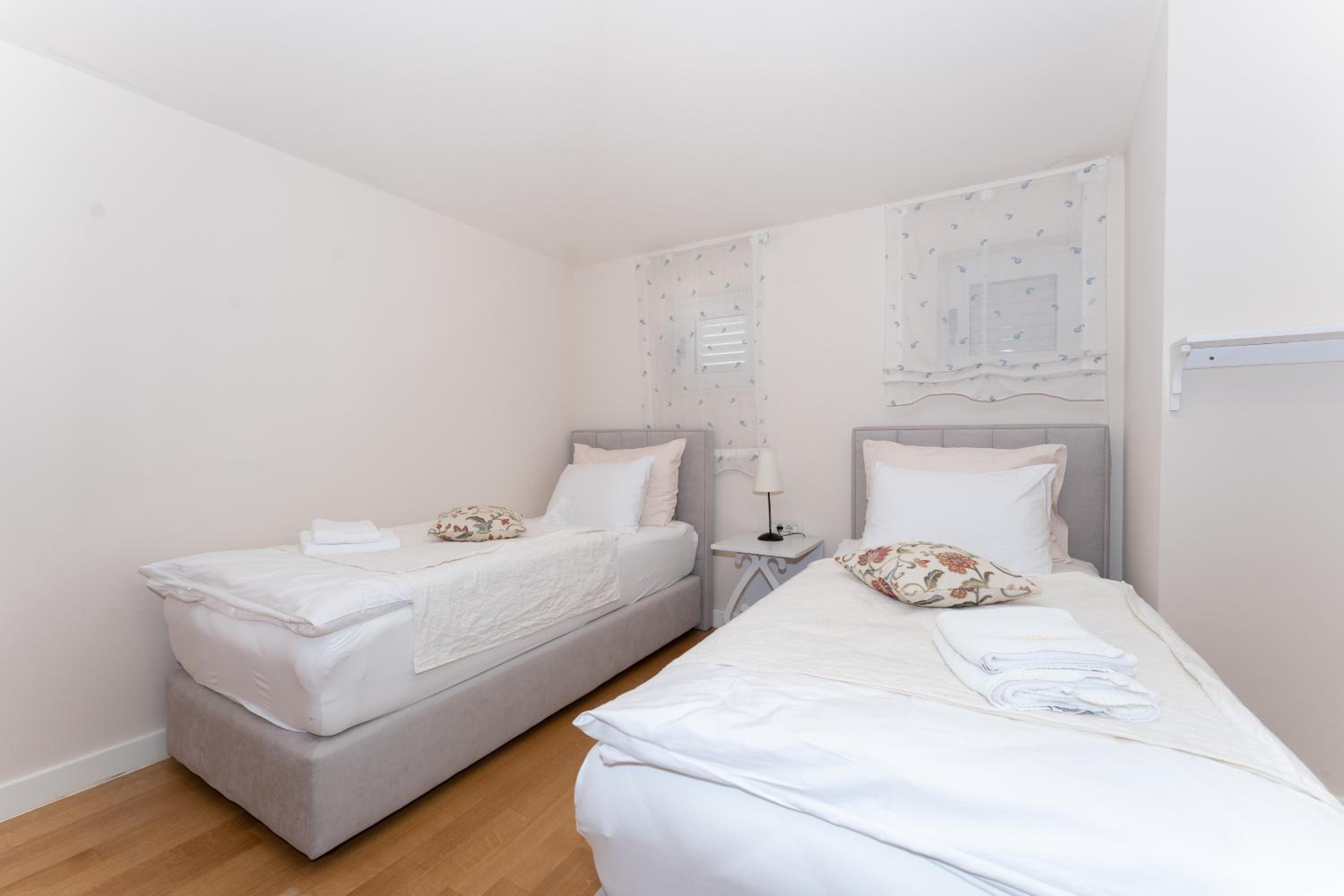 Premium Apartment with Sea View (6 Adults + 2 Children) photo 2