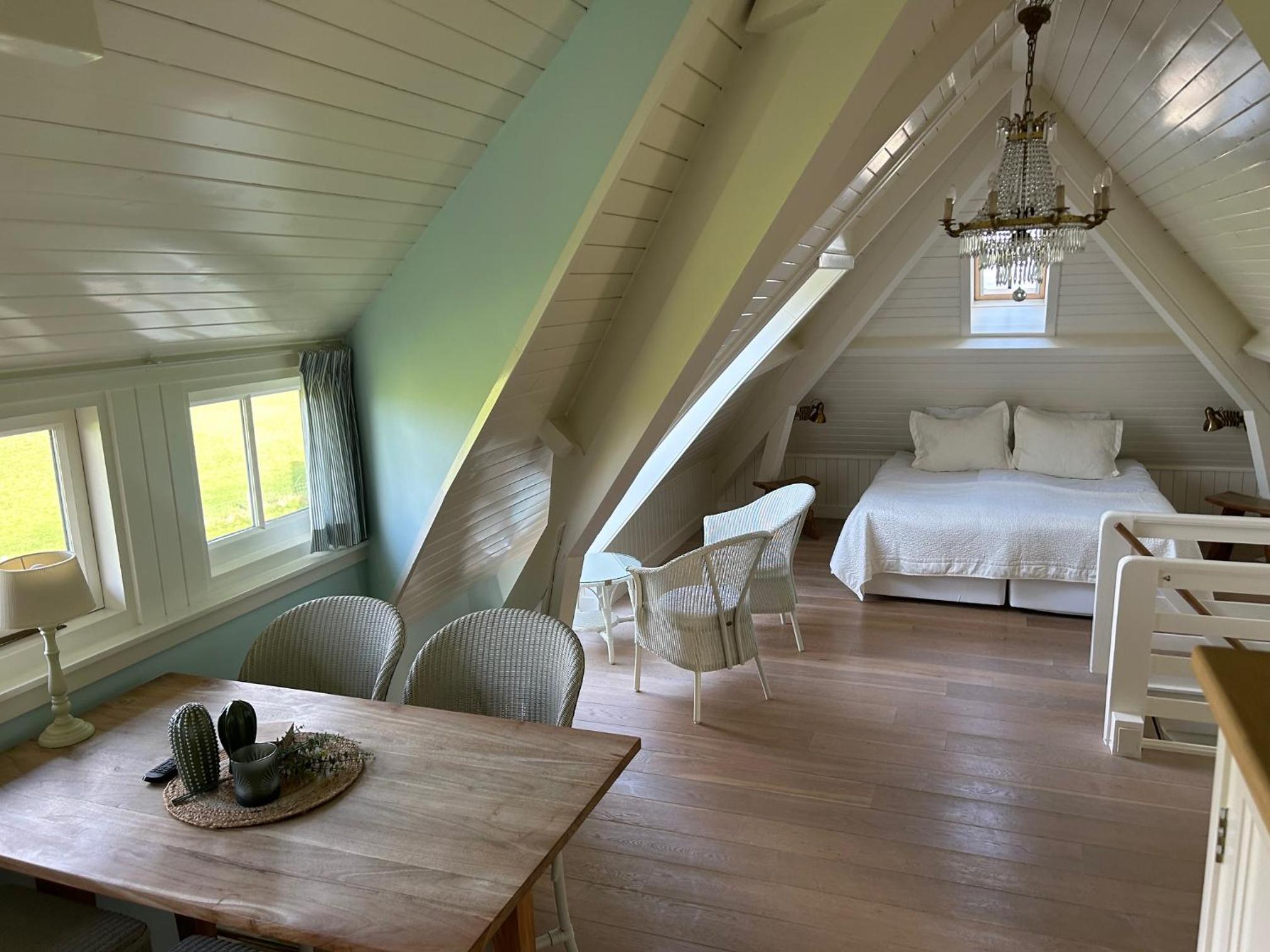 Deluxe Suite with Sea View photo 1