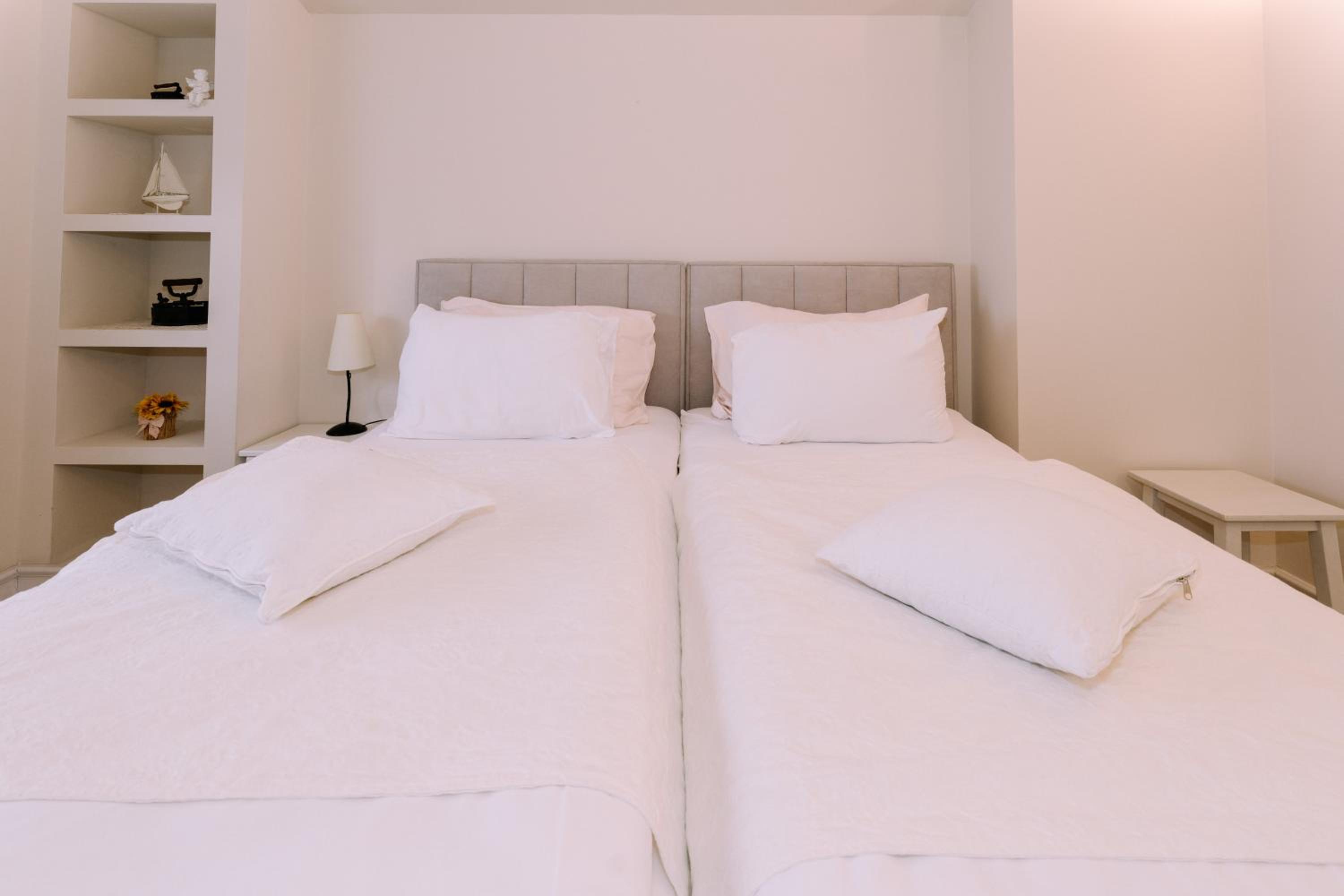 Deluxe Apartment with Sea View (4 Adults + 2 Children) photo 2