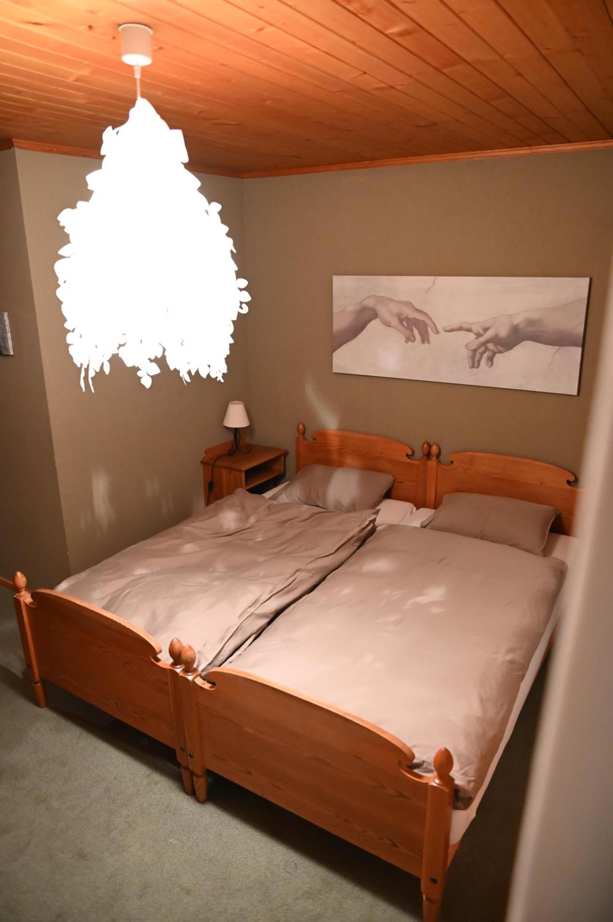 Double Room with Private Bathroom - Photo 4