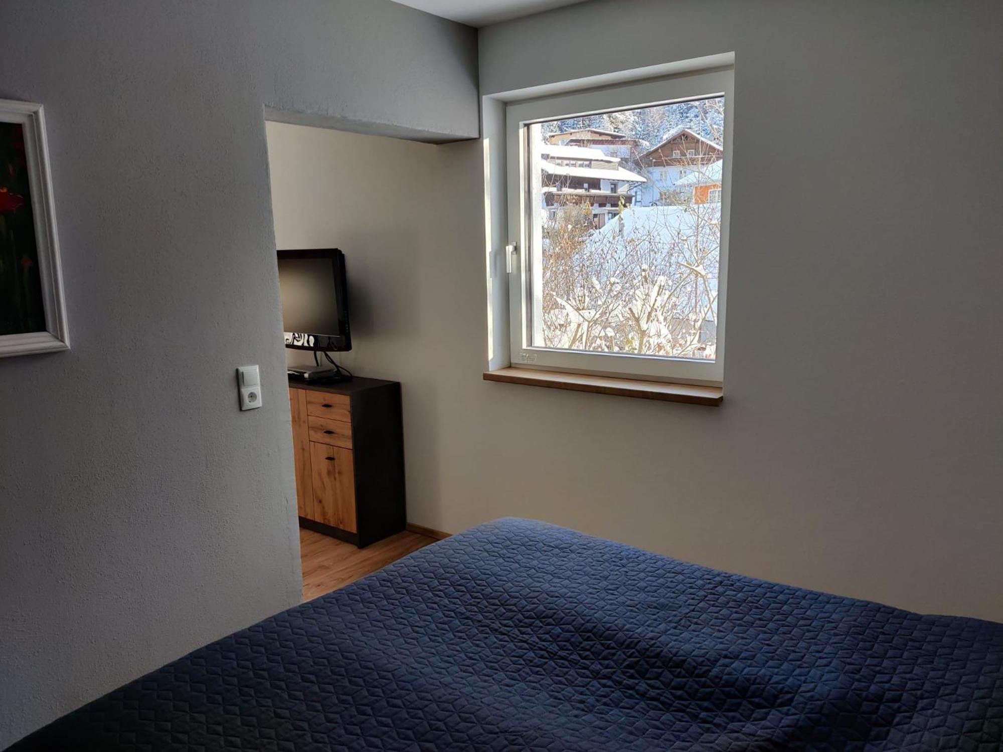 One-Bedroom Apartment photo 3