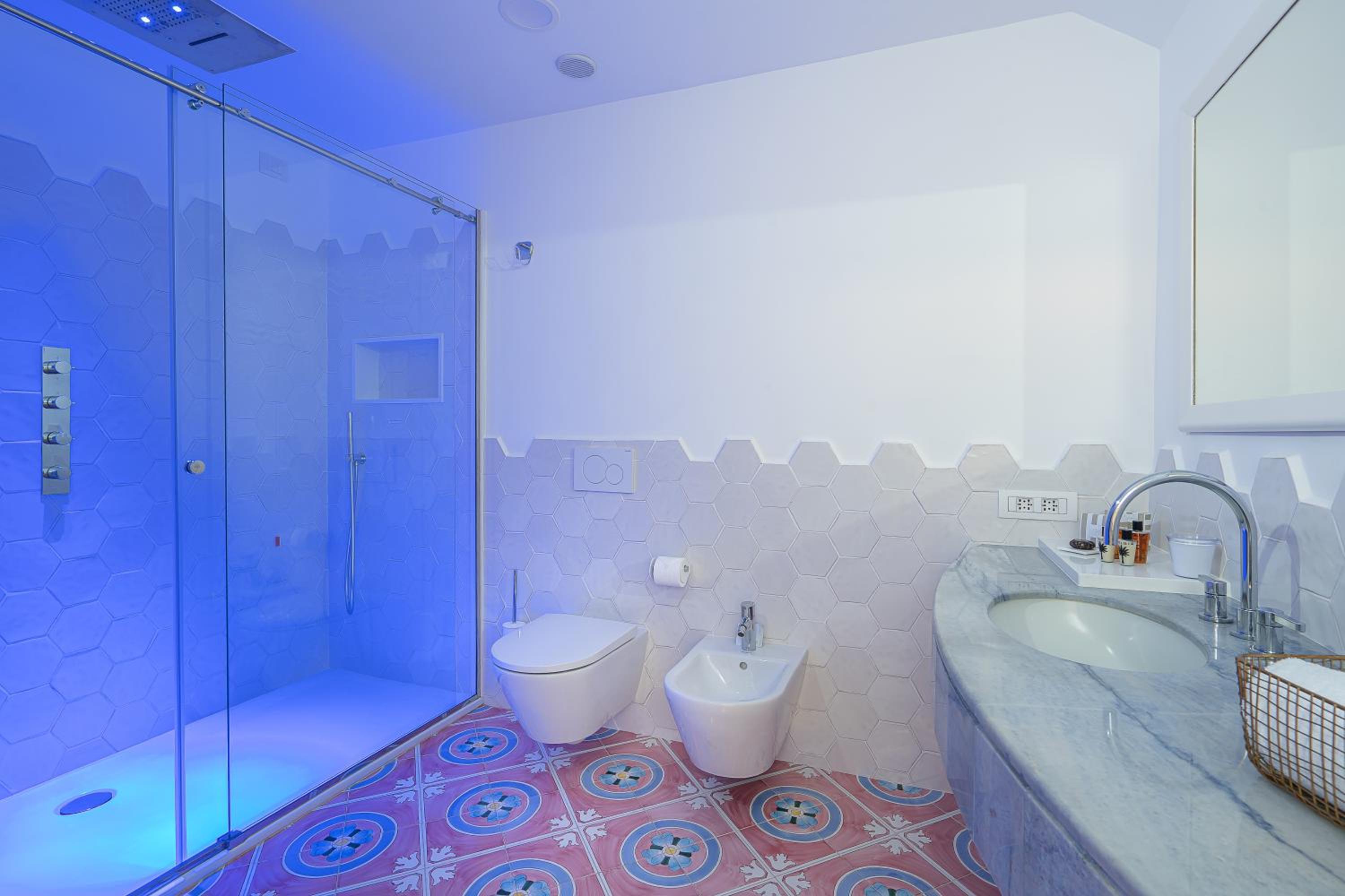 King Suite with Spa Bath with Terrace and Sea View - Photo 8