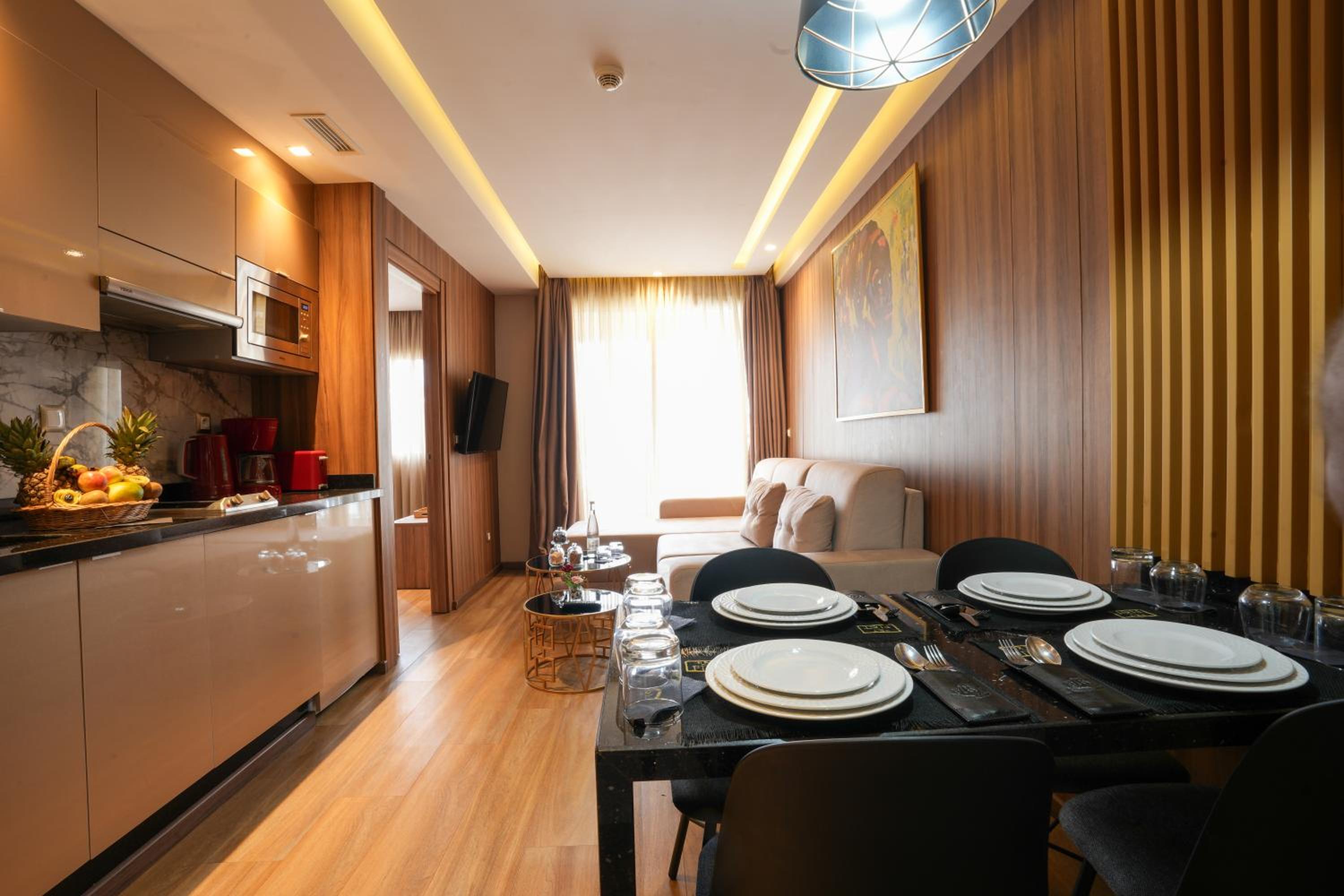 Suite with Balcony - Photo 22