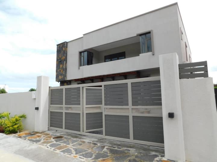Two-Bedroom Apartment with Mountain View photo 3