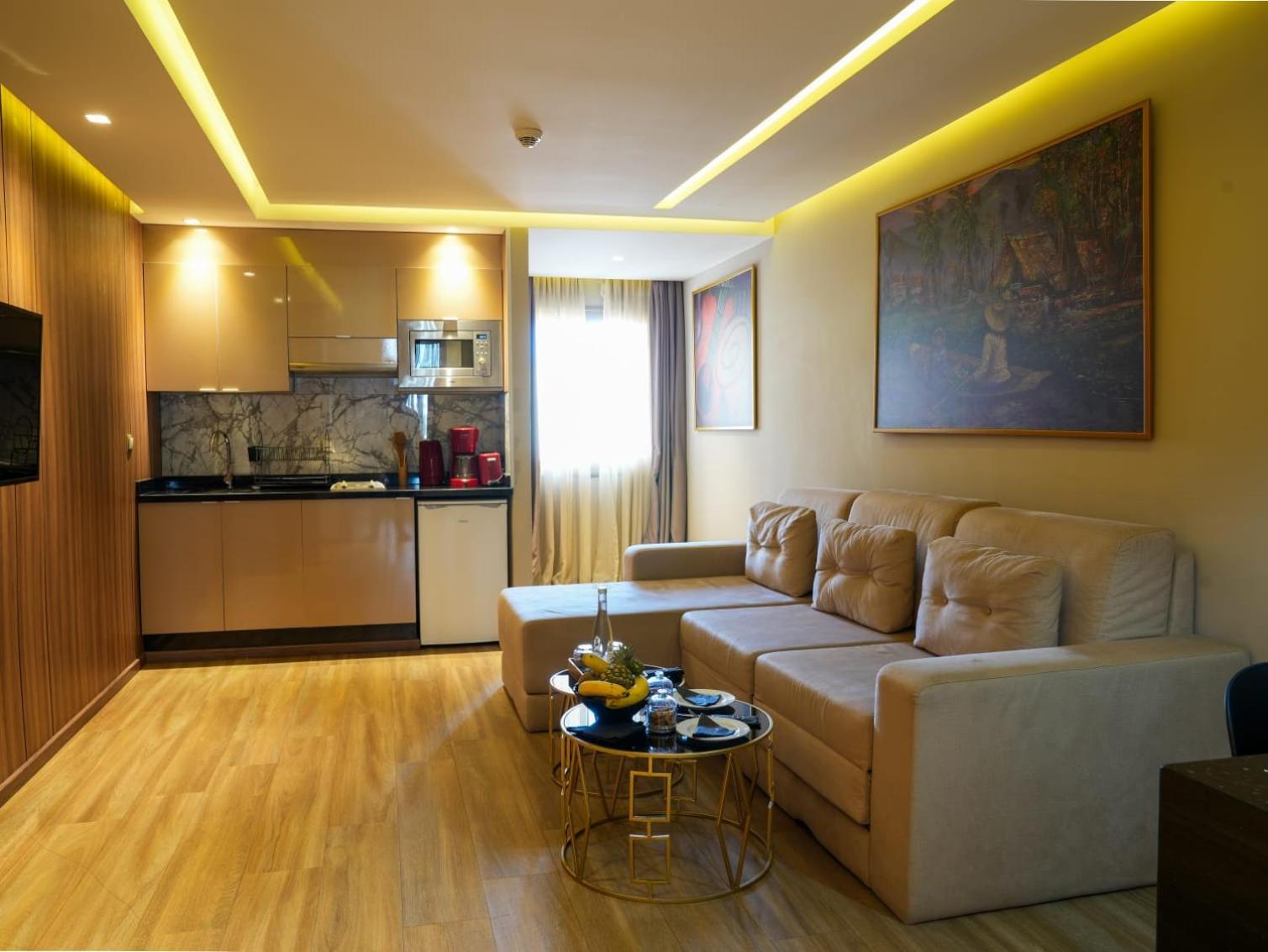 Deluxe Suite - Photo 20