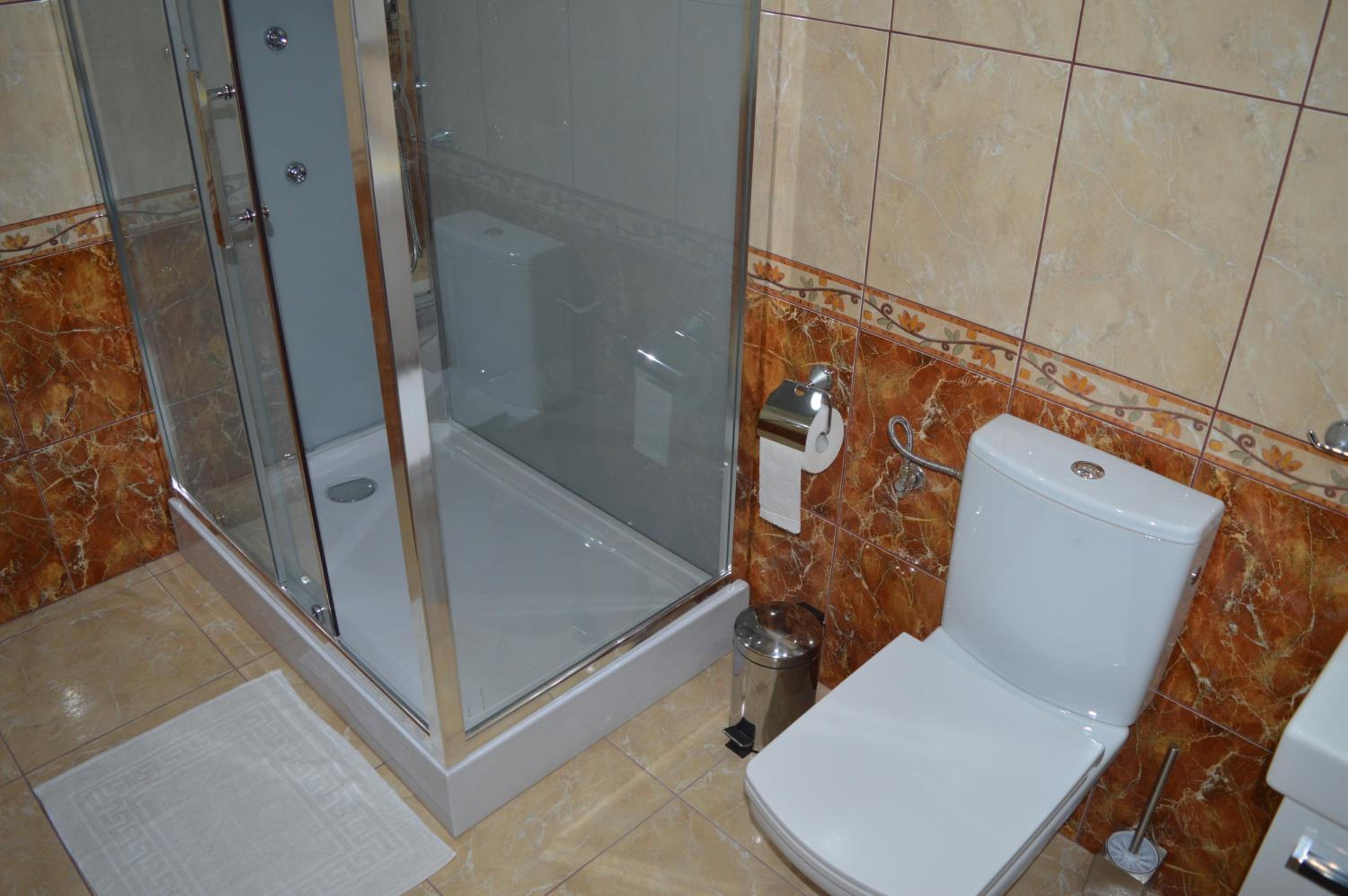 Suite - Photo 3