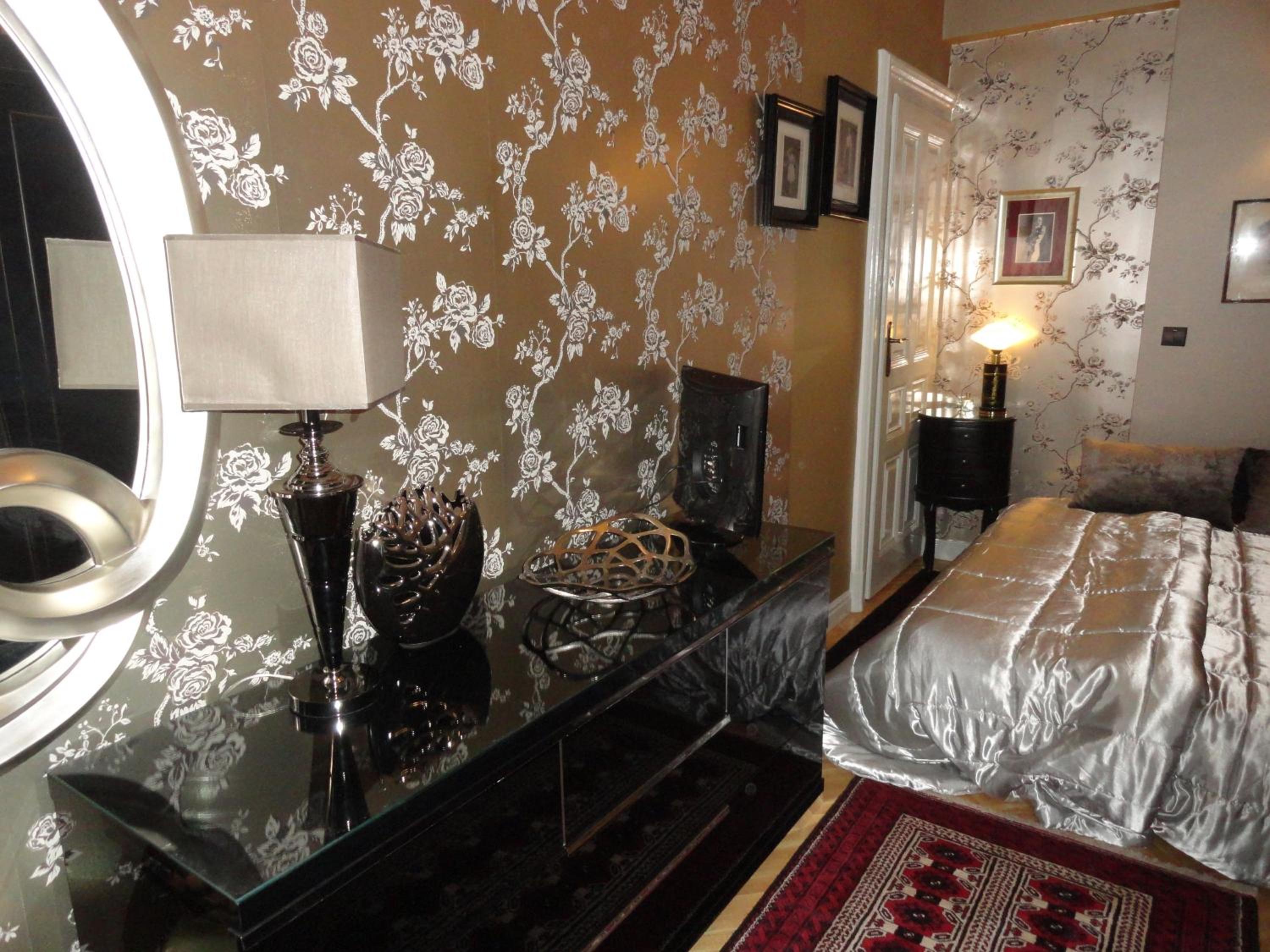 Two-Bedroom Apartment - Photo 154