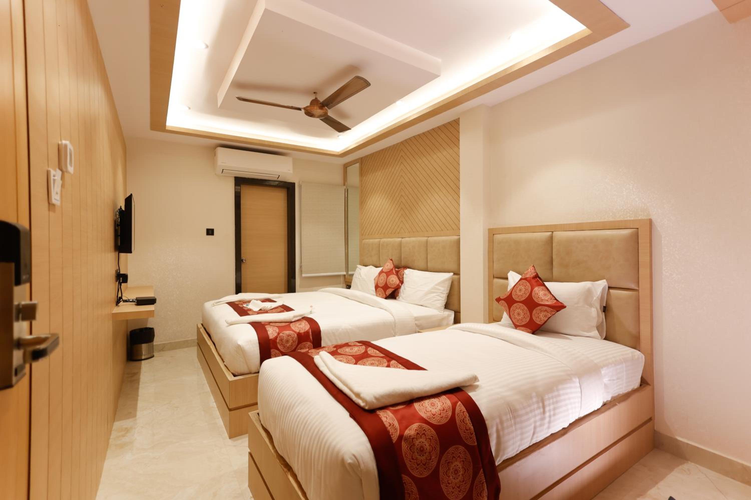 Family Room - Photo 6