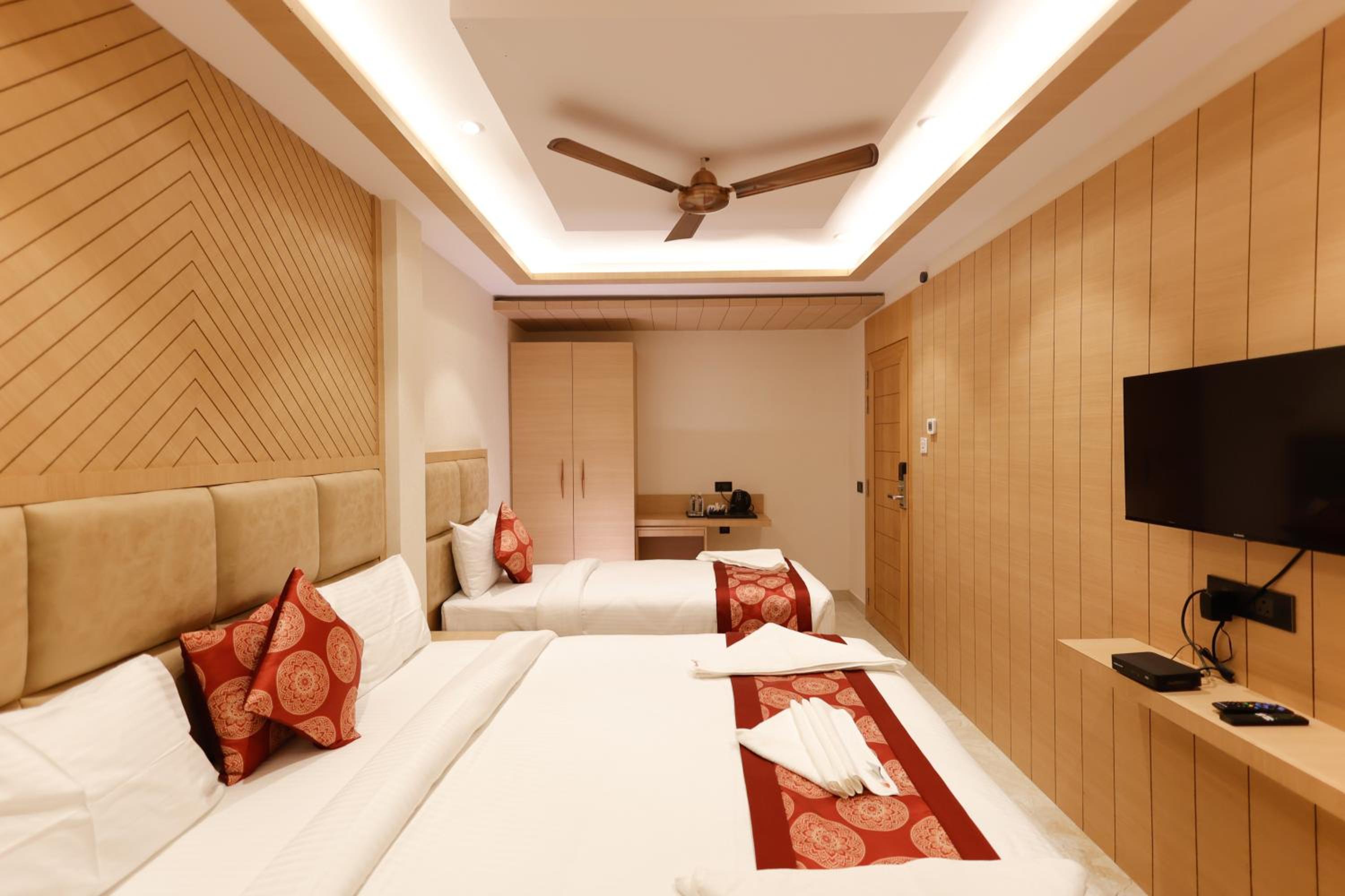 Family Room - Photo 8