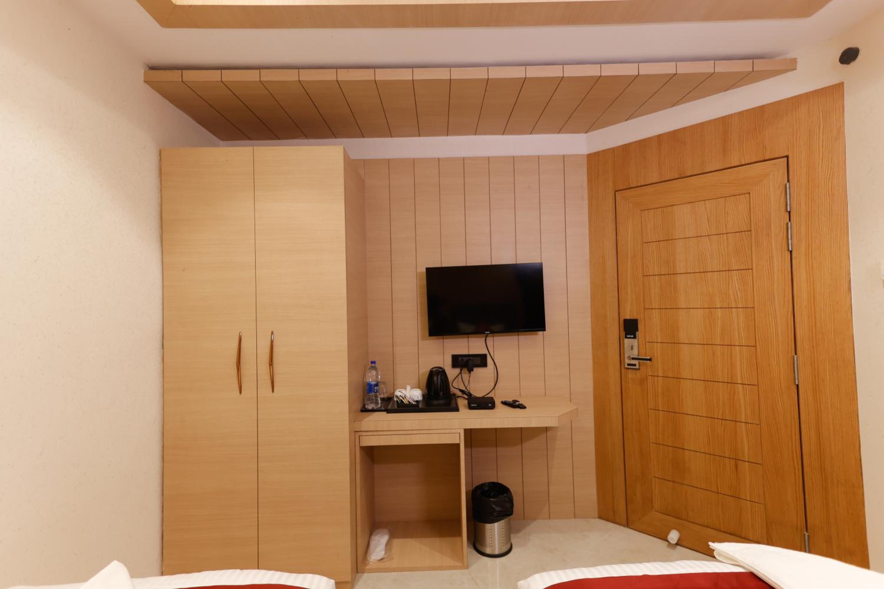 Deluxe Room - Photo 3