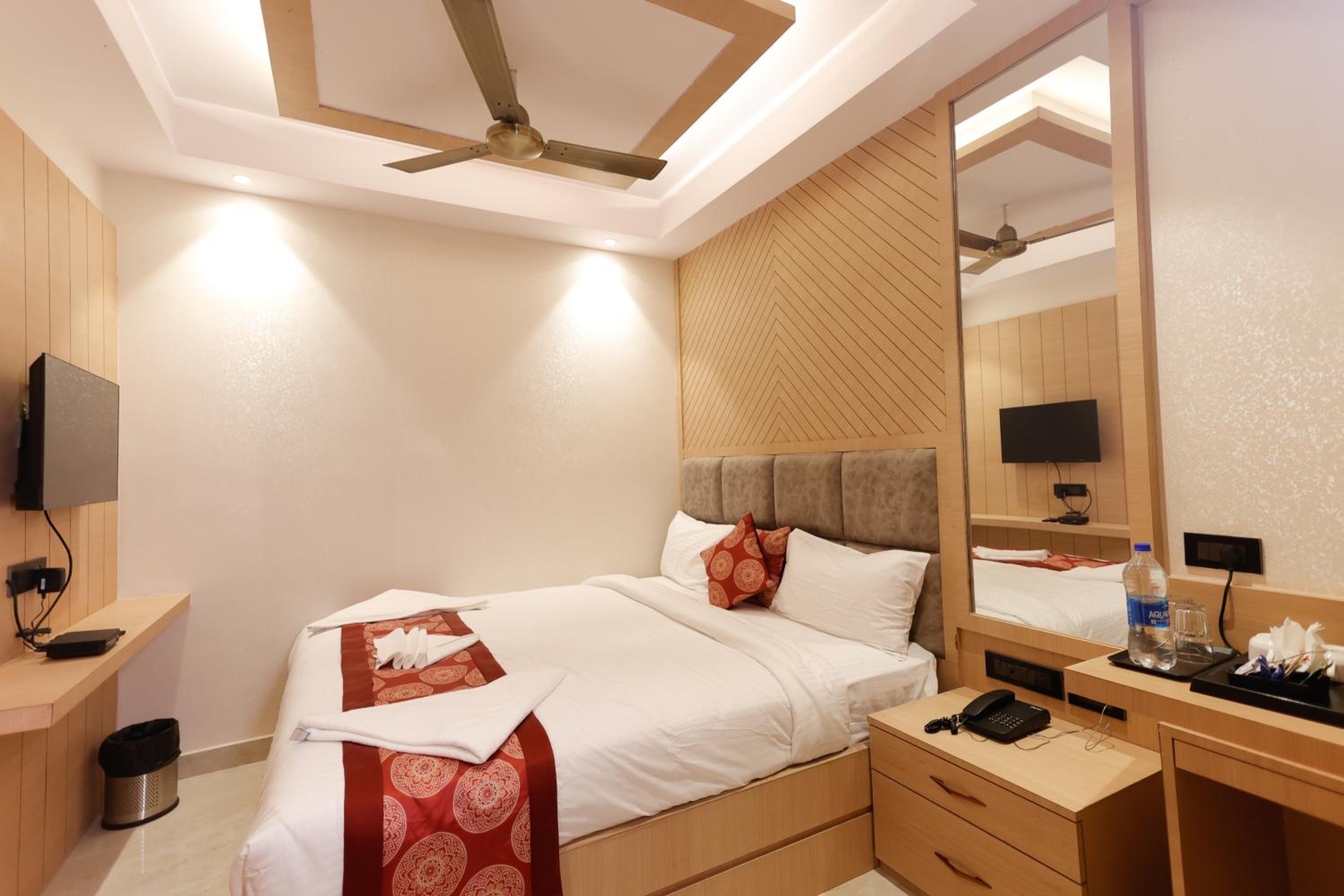 Deluxe Room - Photo 4