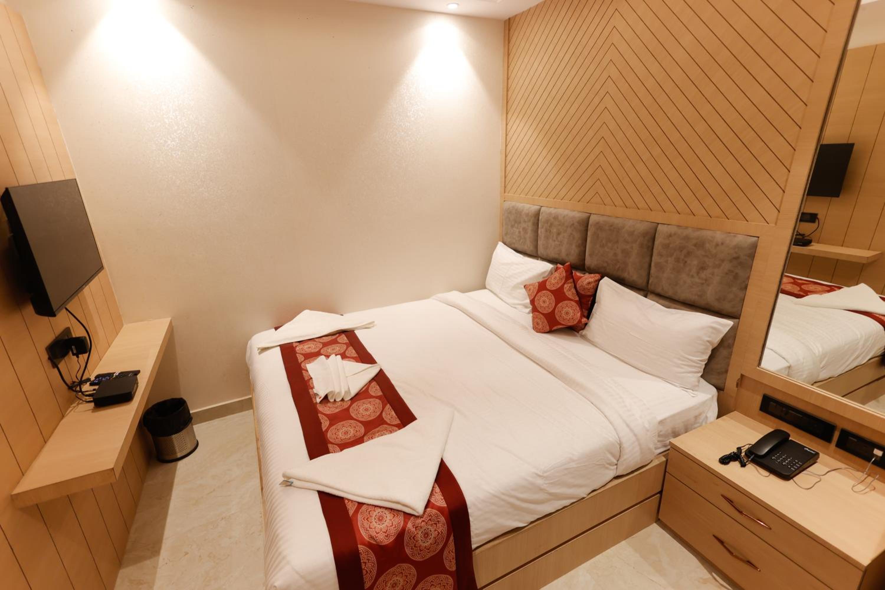 Deluxe Room - Photo 8