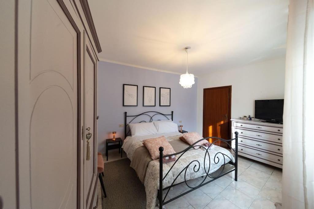 Two-Bedroom House photo 3