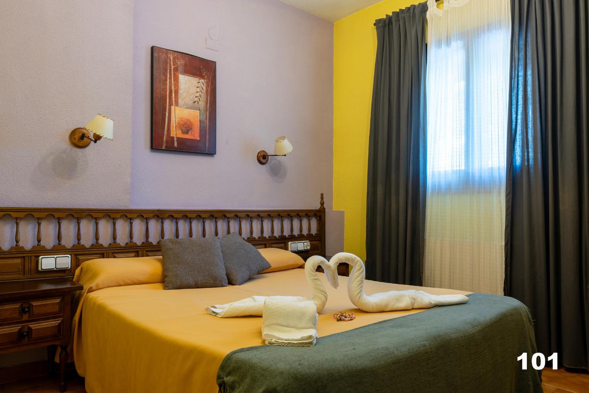 Double Room - Photo 2