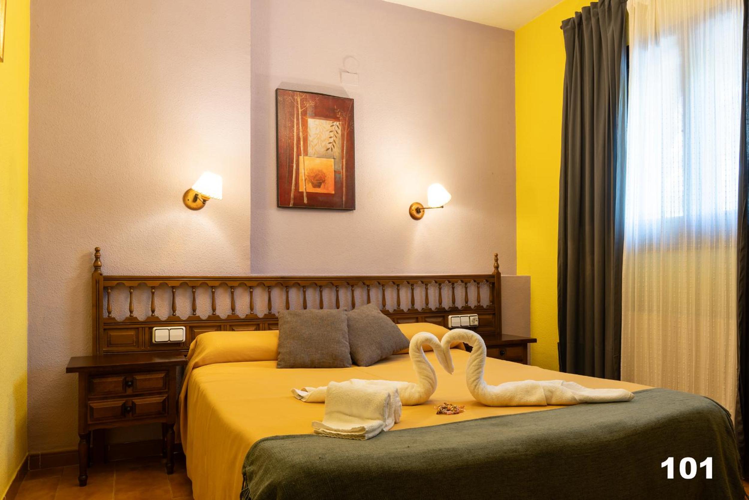 Double Room - Photo 3