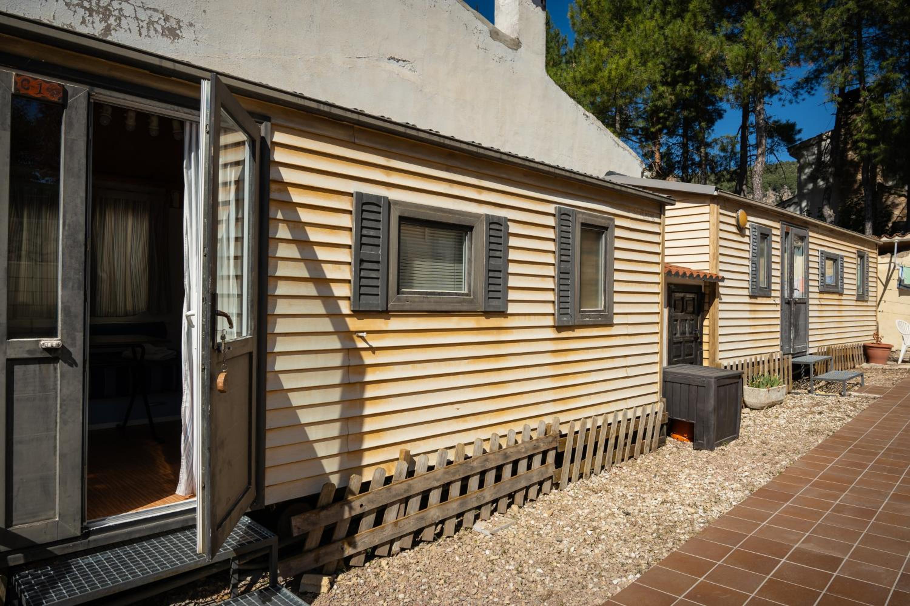Mobile Home - Photo 9