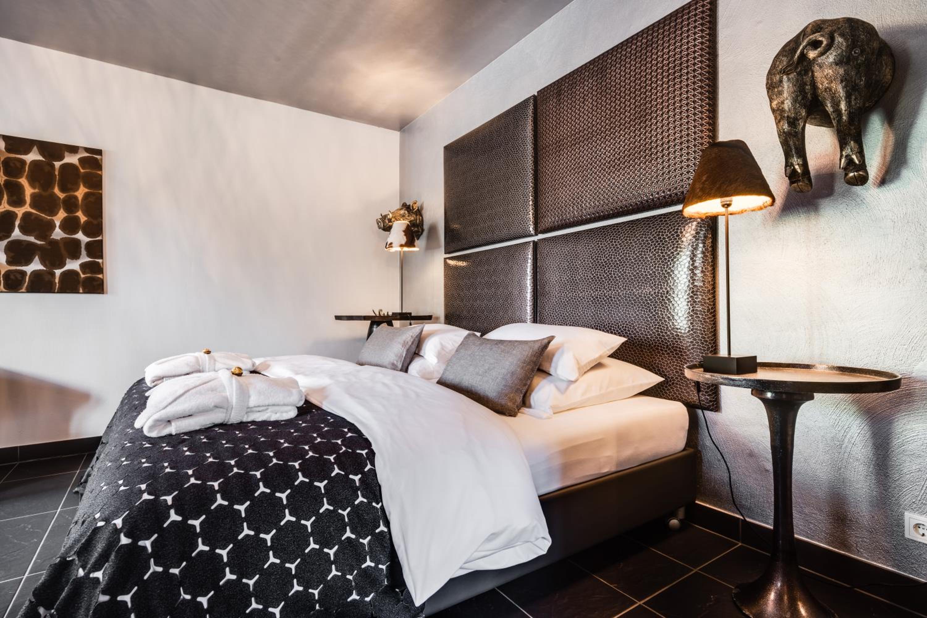 Deluxe Double Room with Bath photo 3
