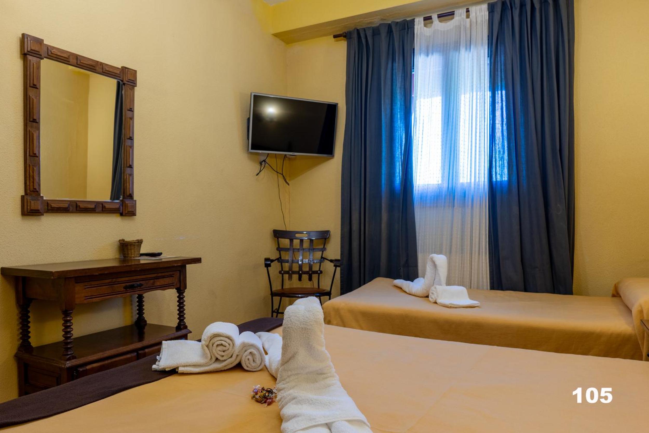 Family Double Room - Photo 1