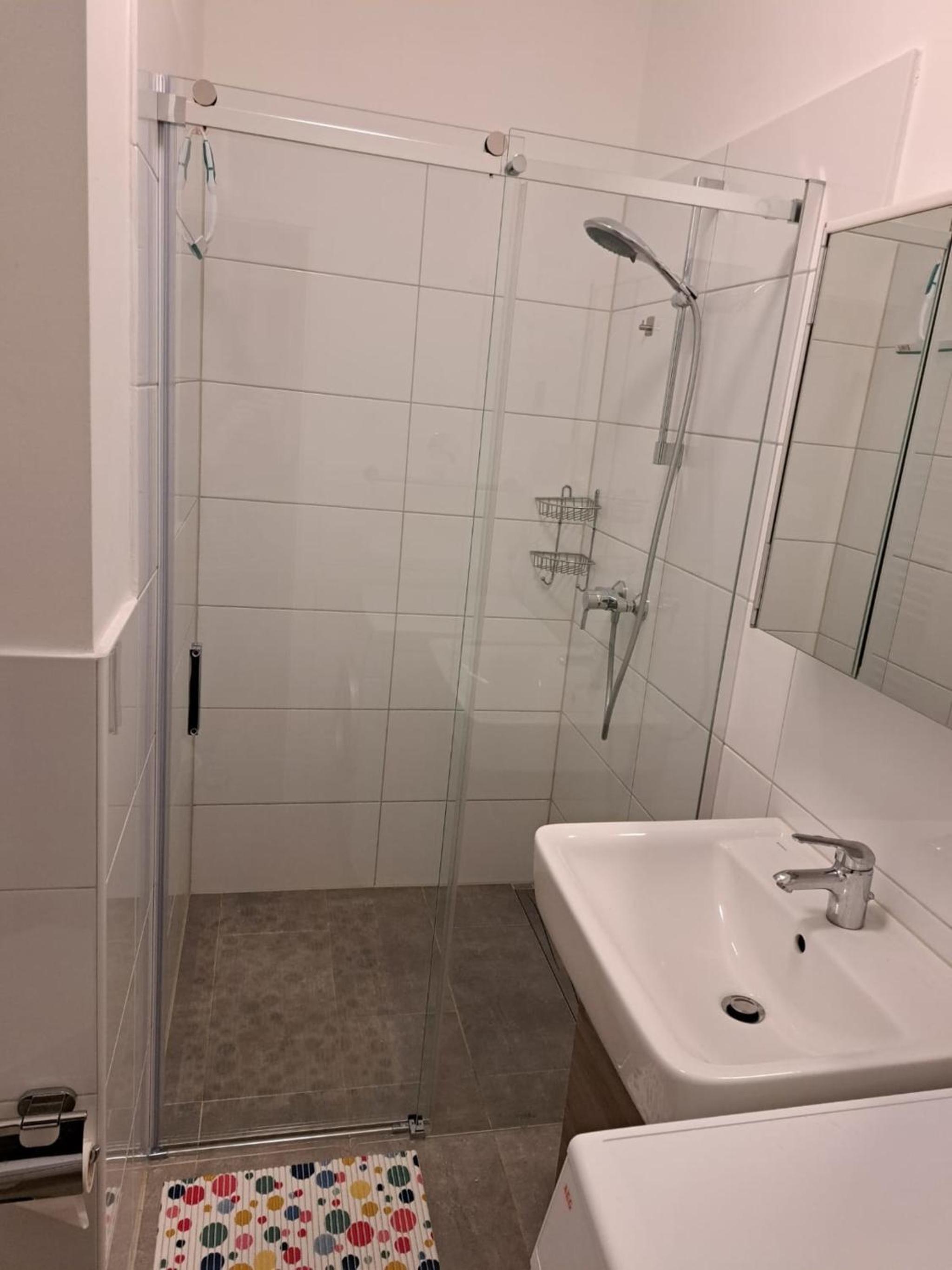 Apartment photo 2
