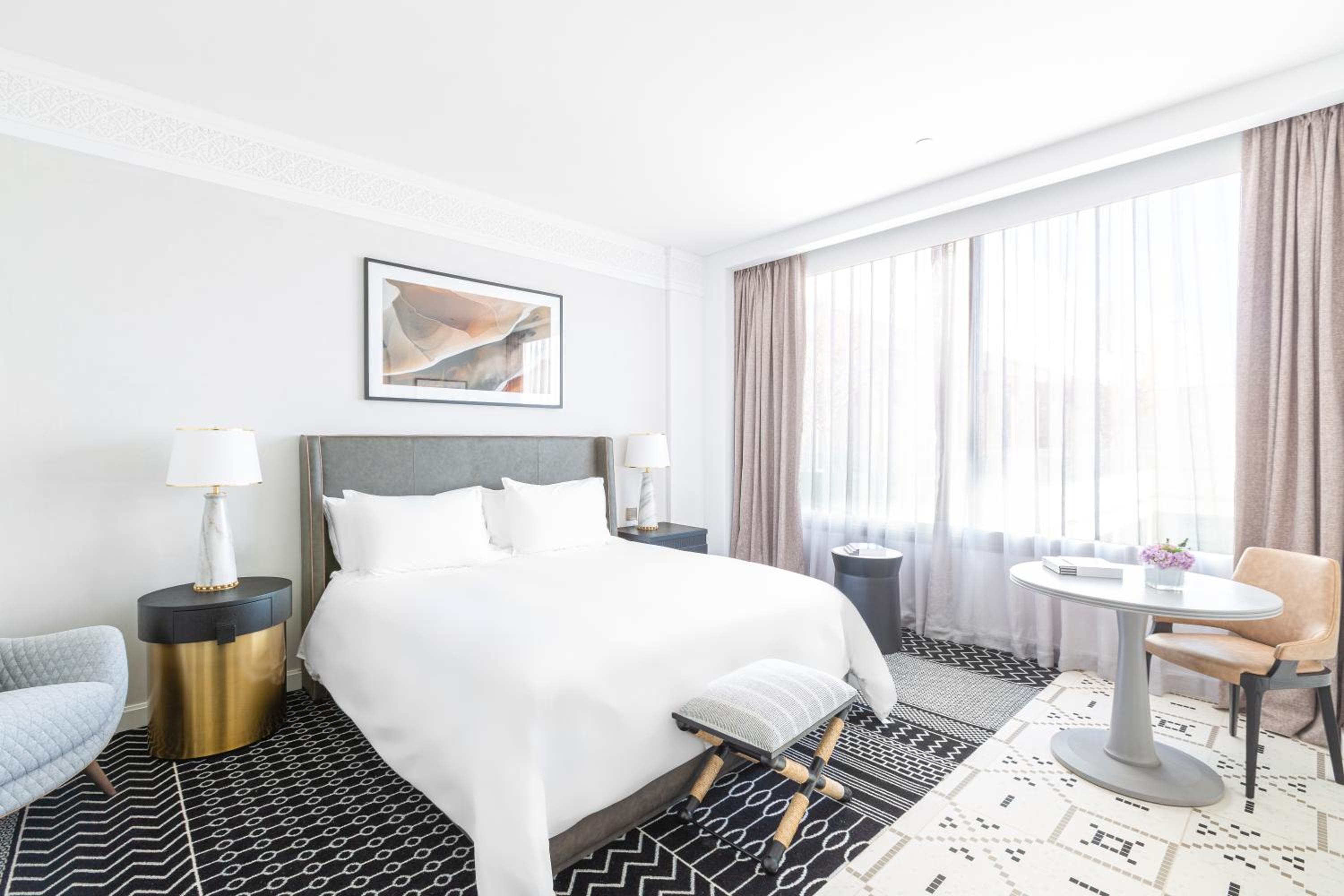 Fairmont Gold Room with King Bed - Photo 6