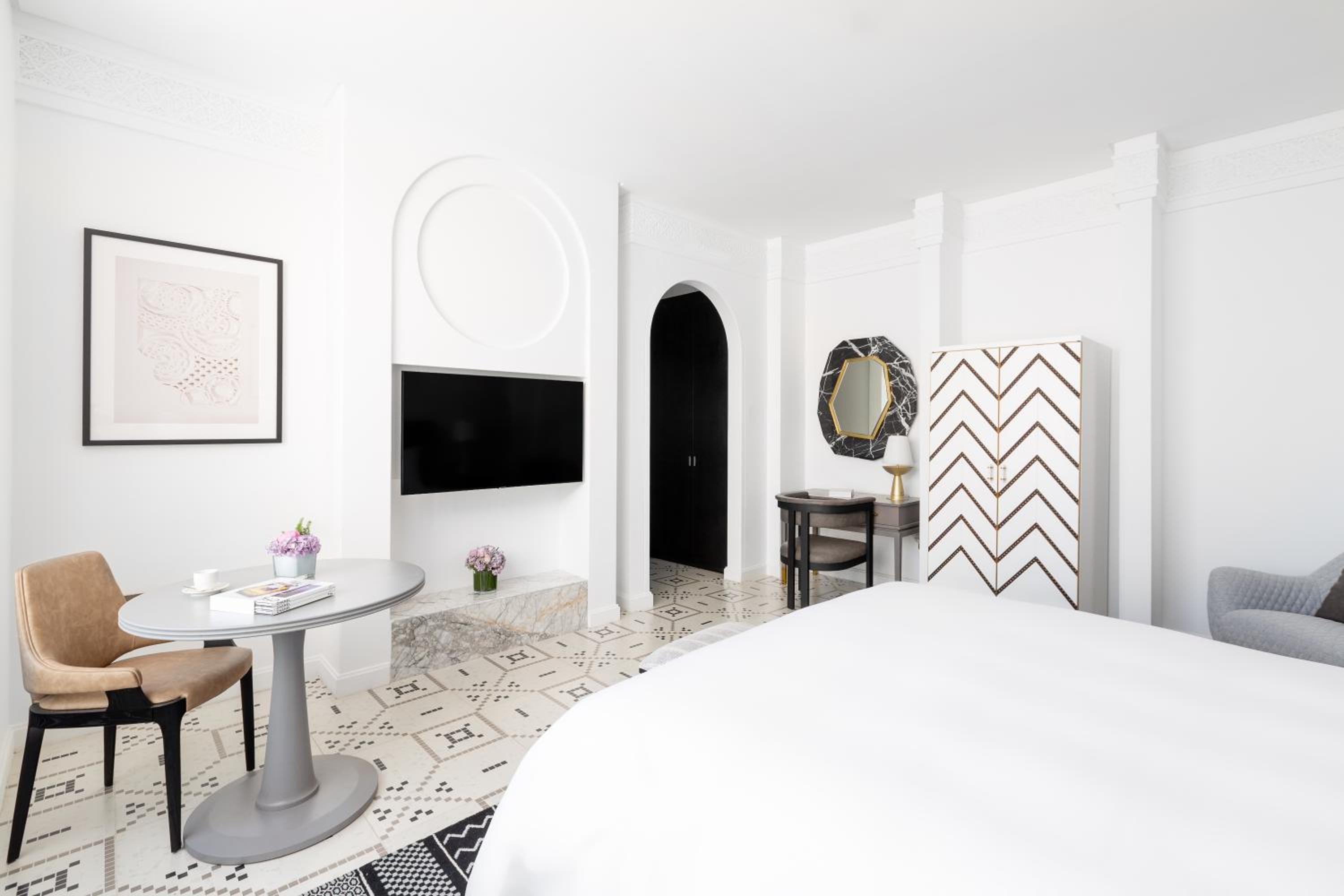 Fairmont Gold King Room with Balcony - Photo 7