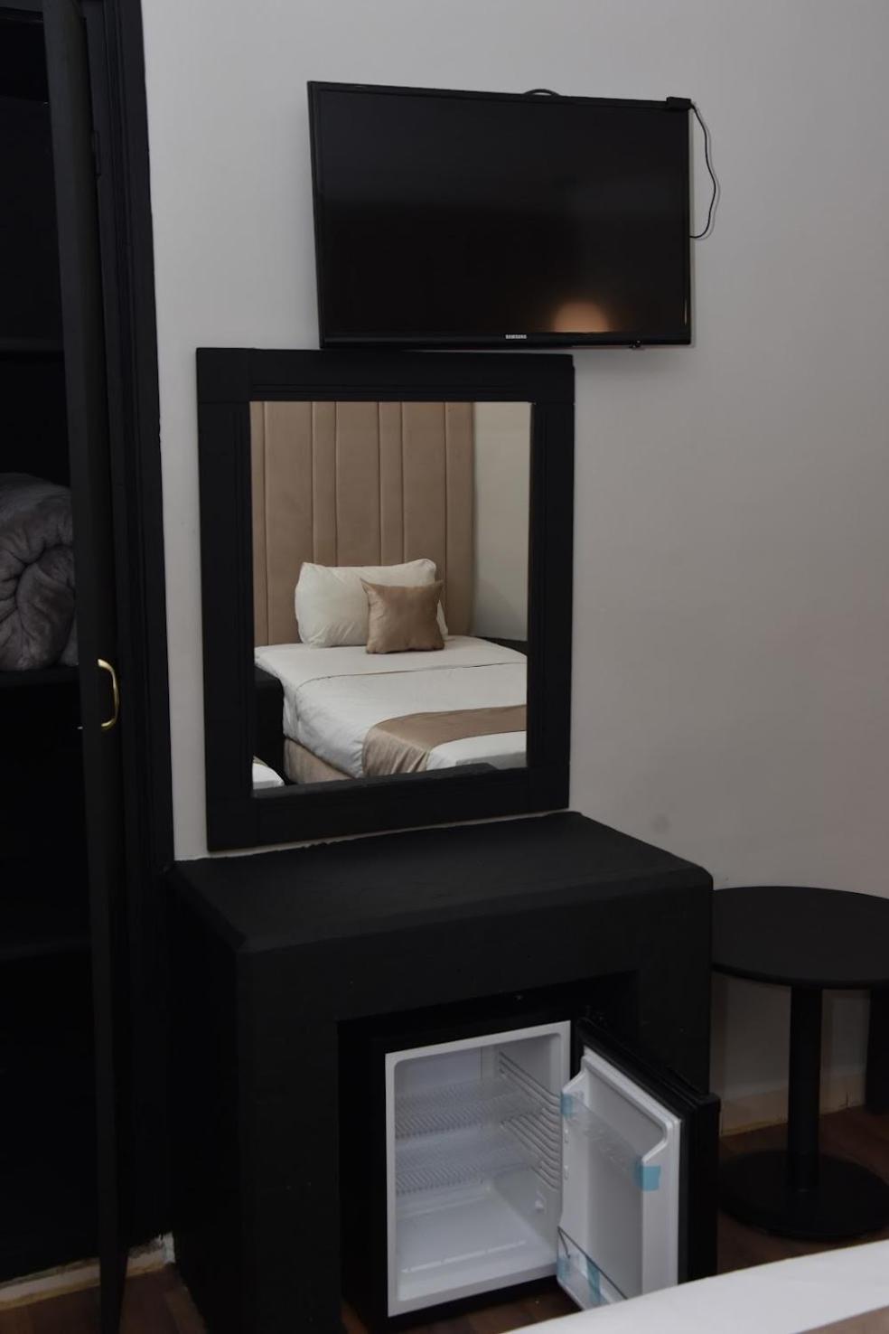 Twin Room - Photo 7