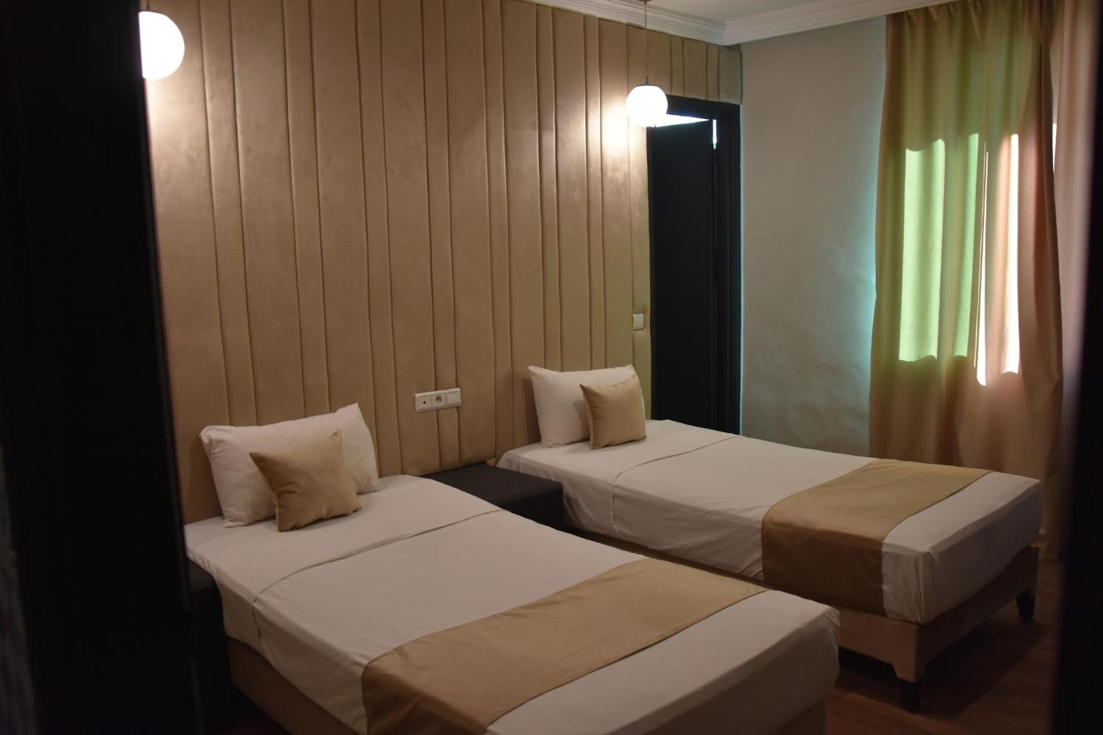 Twin Room - Photo 5