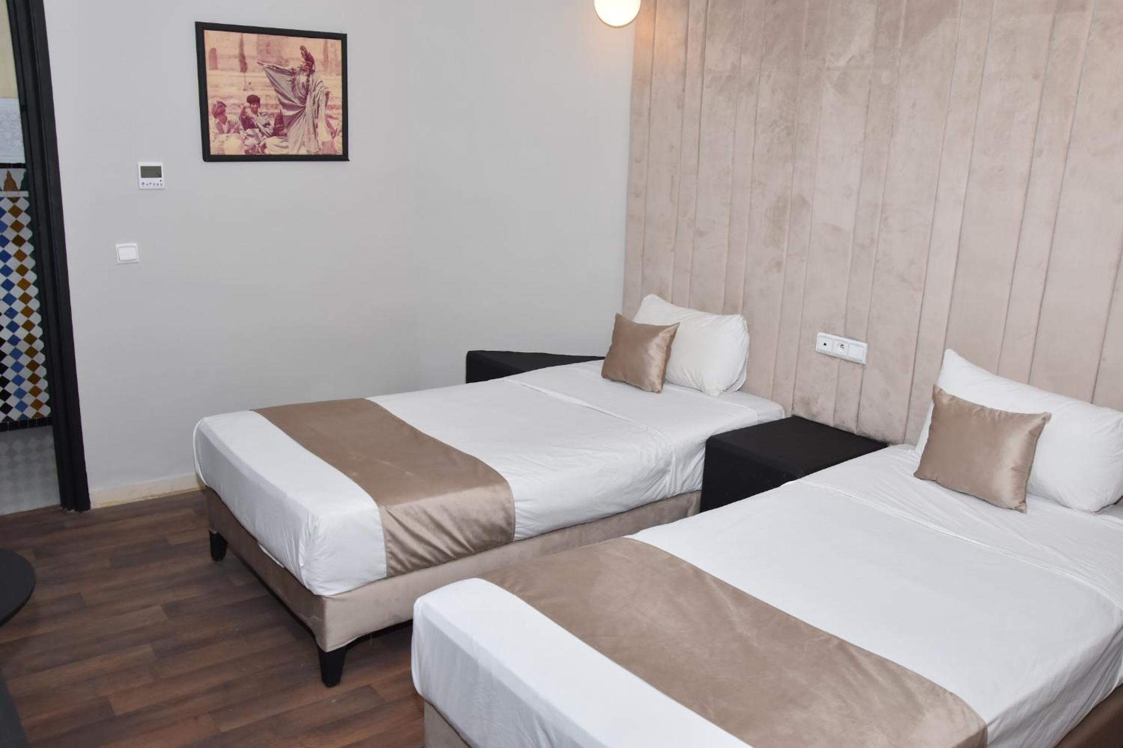 Twin Room - Photo 4