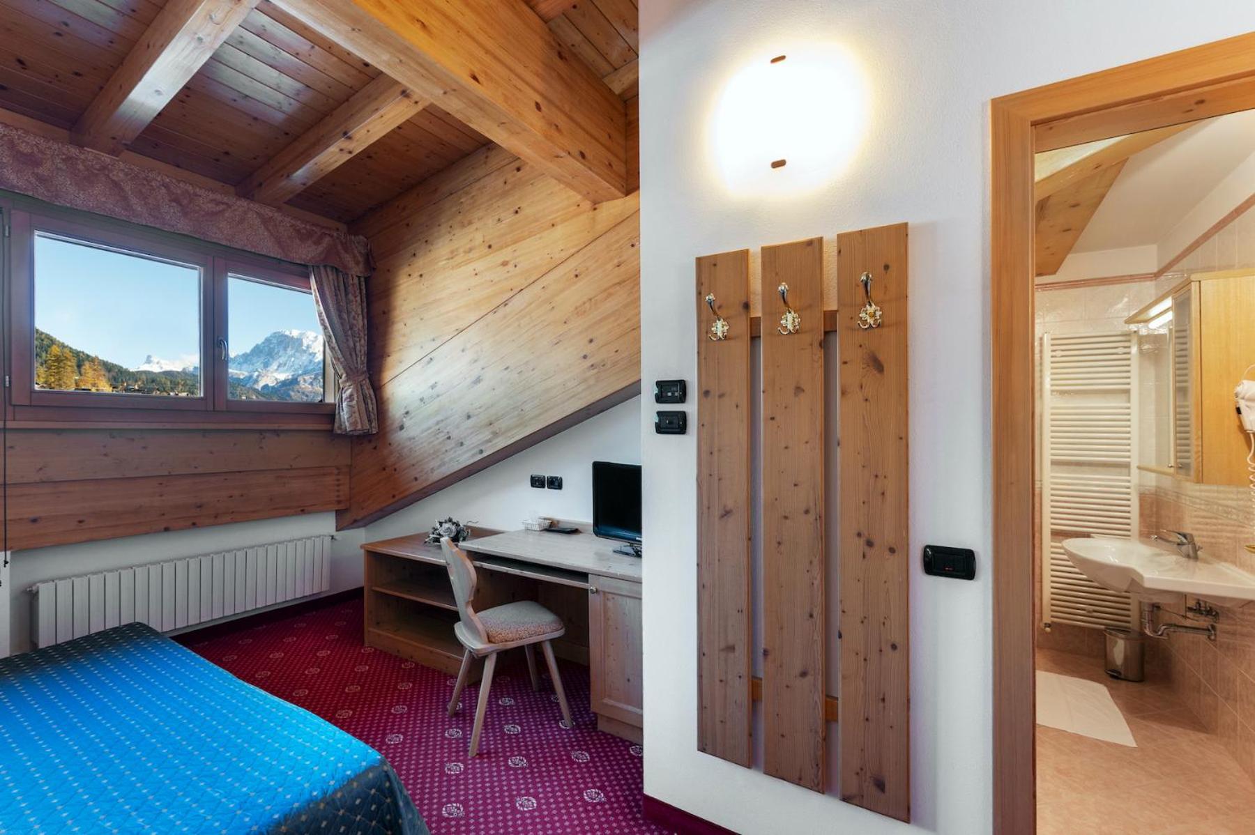 Economy Double Room photo 3