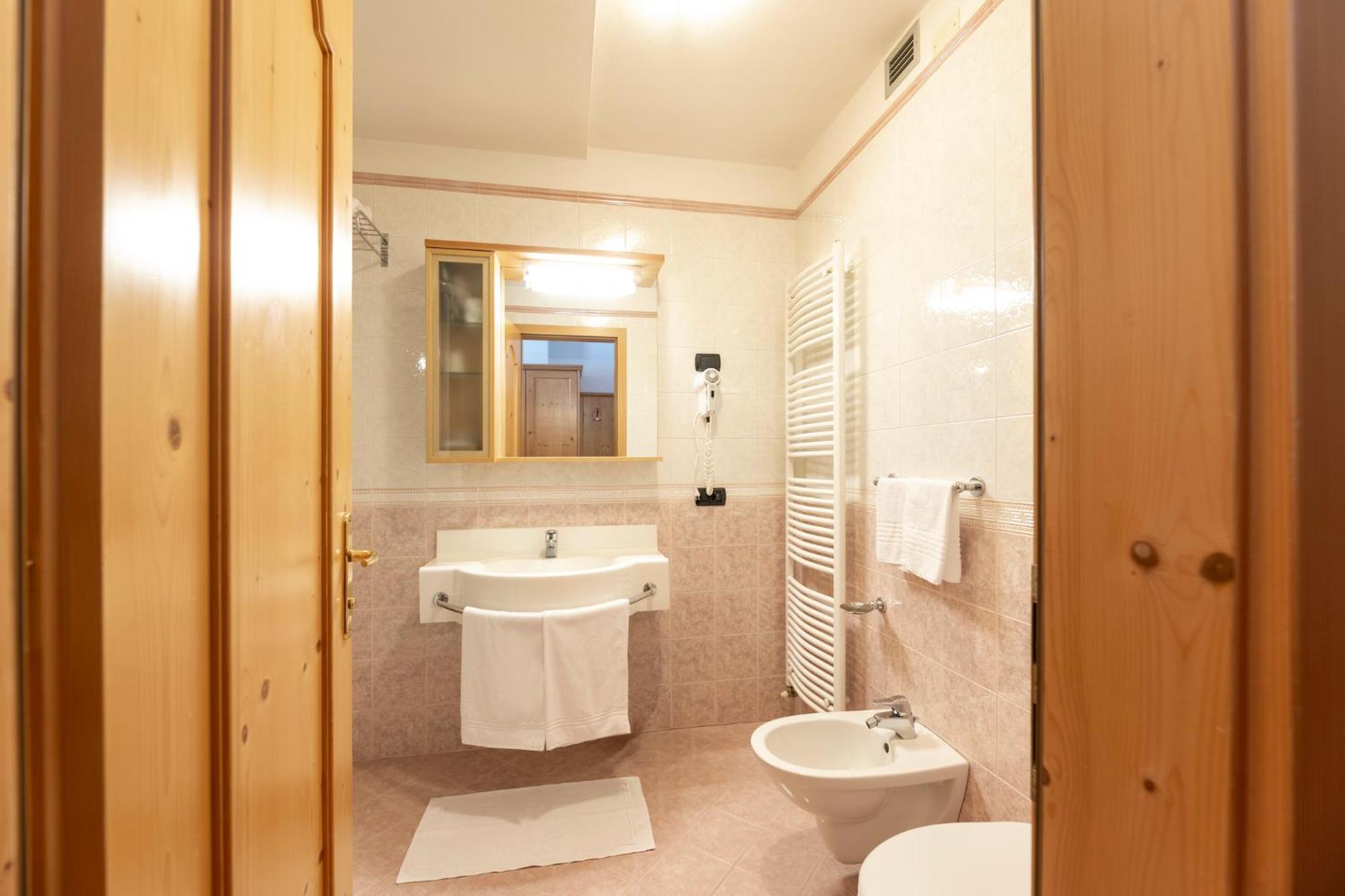 Large Double Room photo 3