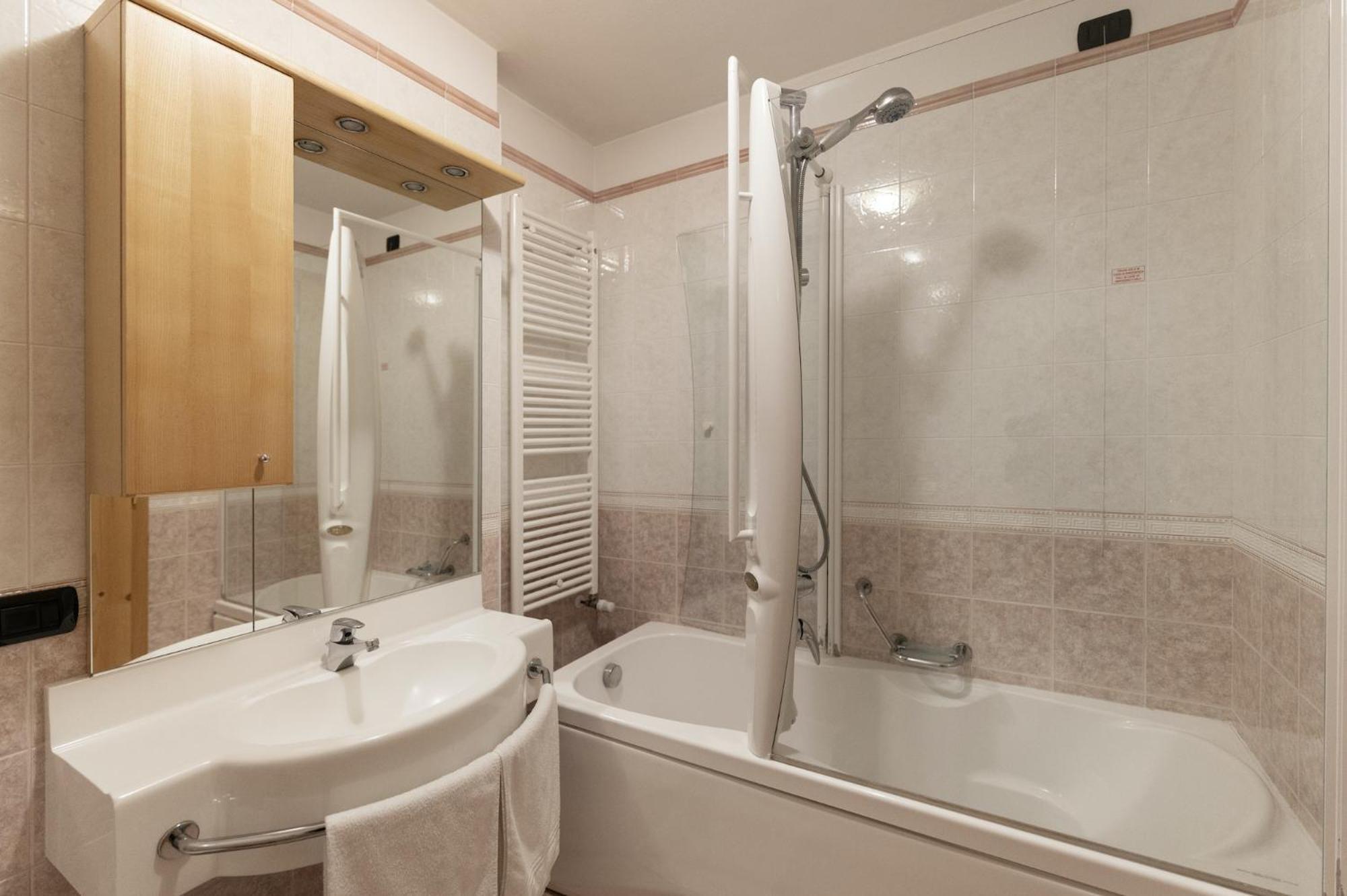 Double Room with Balcony photo 3