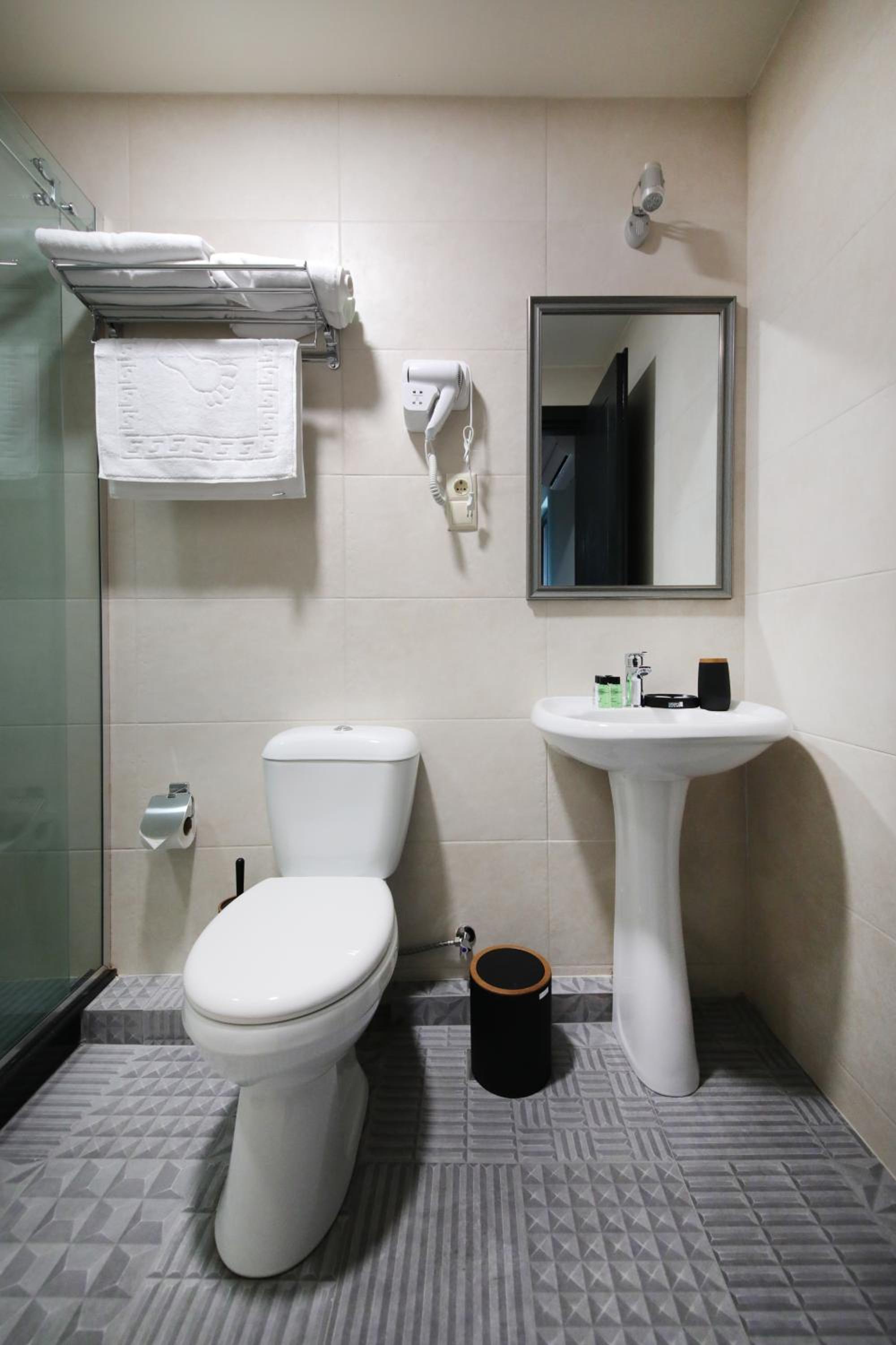 Standard Double or Twin Room photo 2