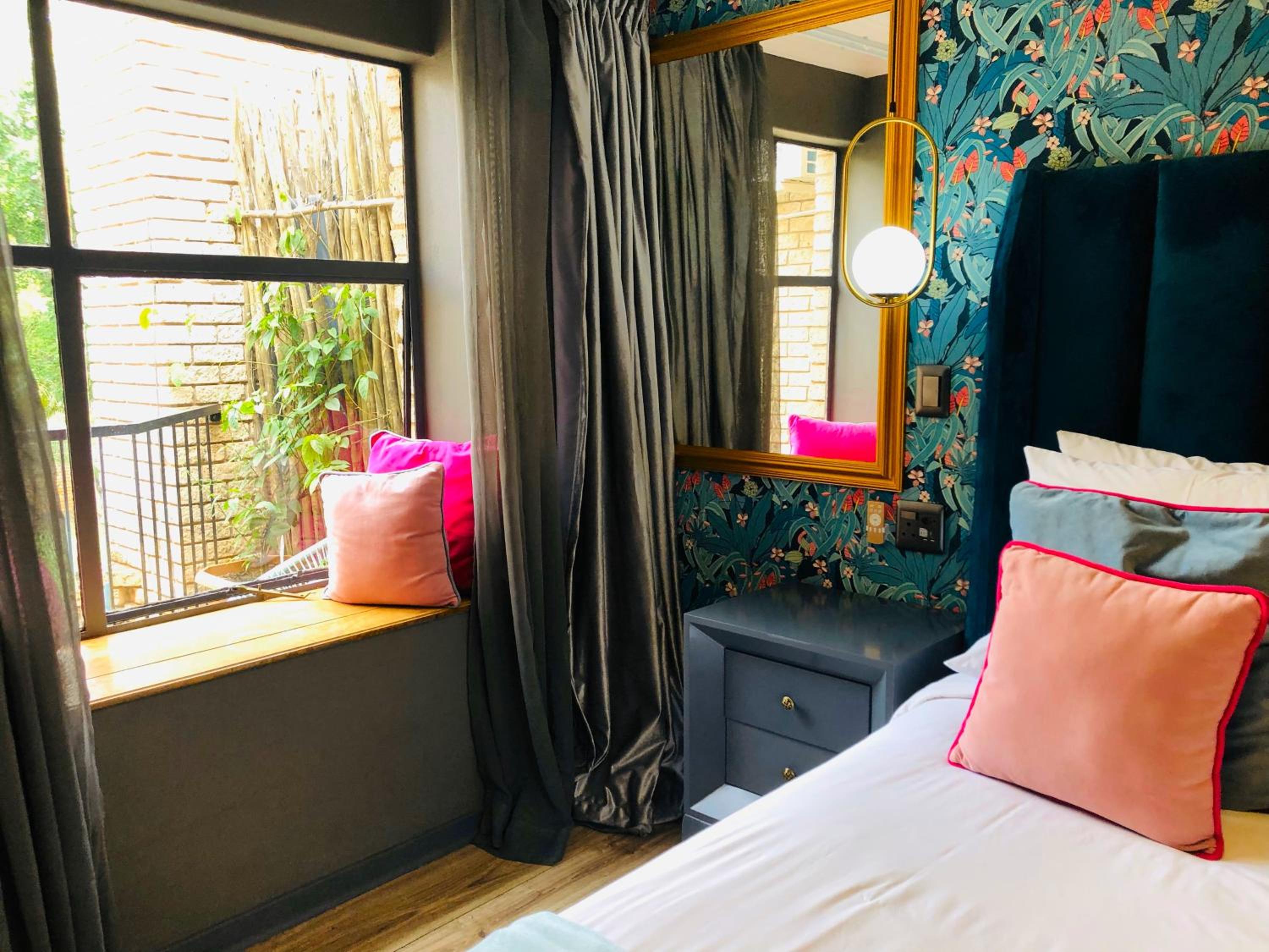 Deluxe Twin Room with Pool View