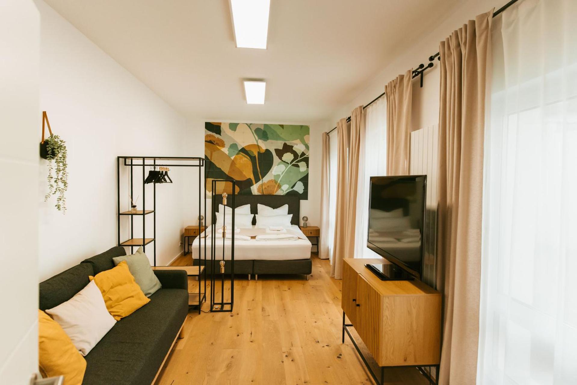 One-Bedroom Apartment photo 1