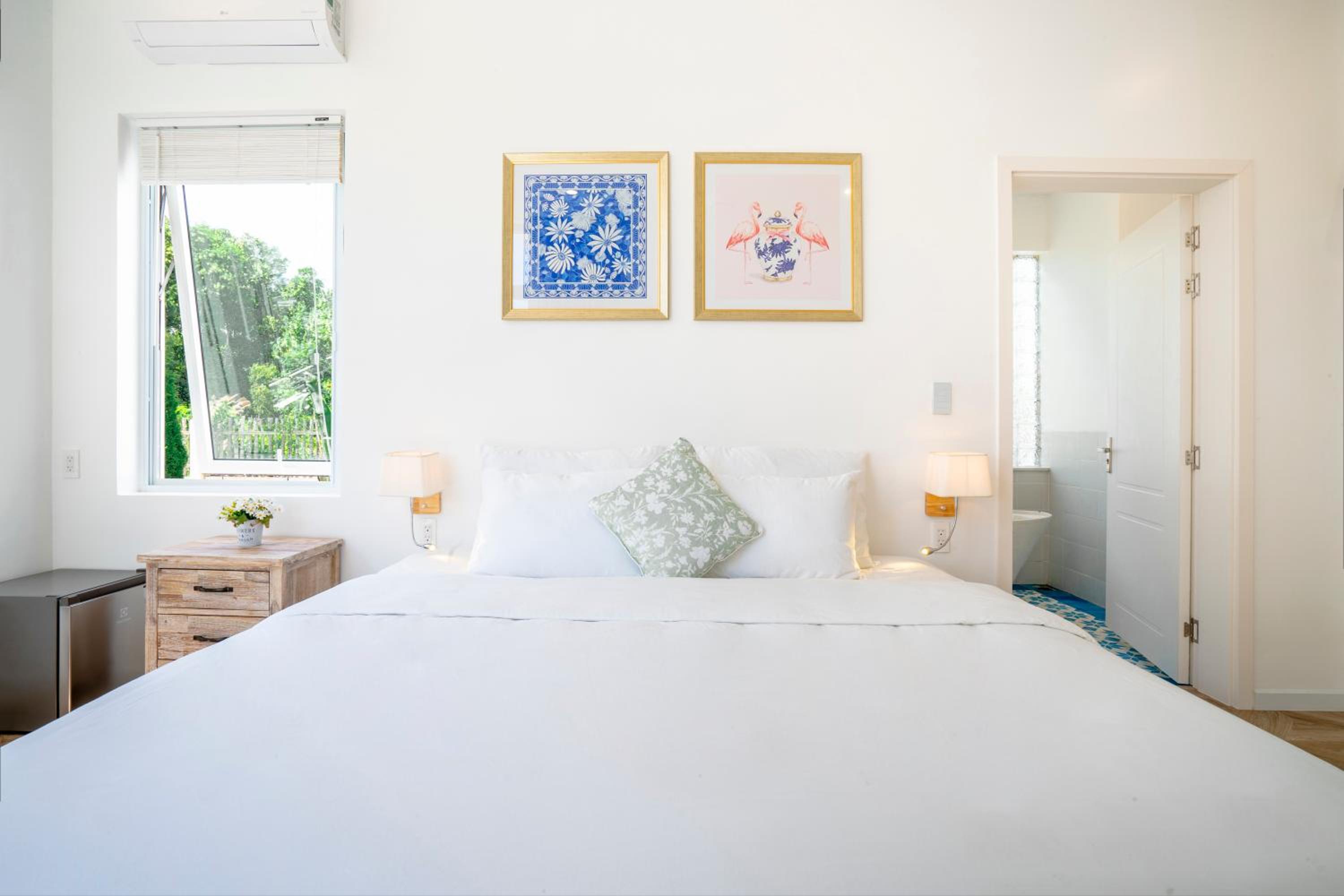 Double Room with Pool View photo 3