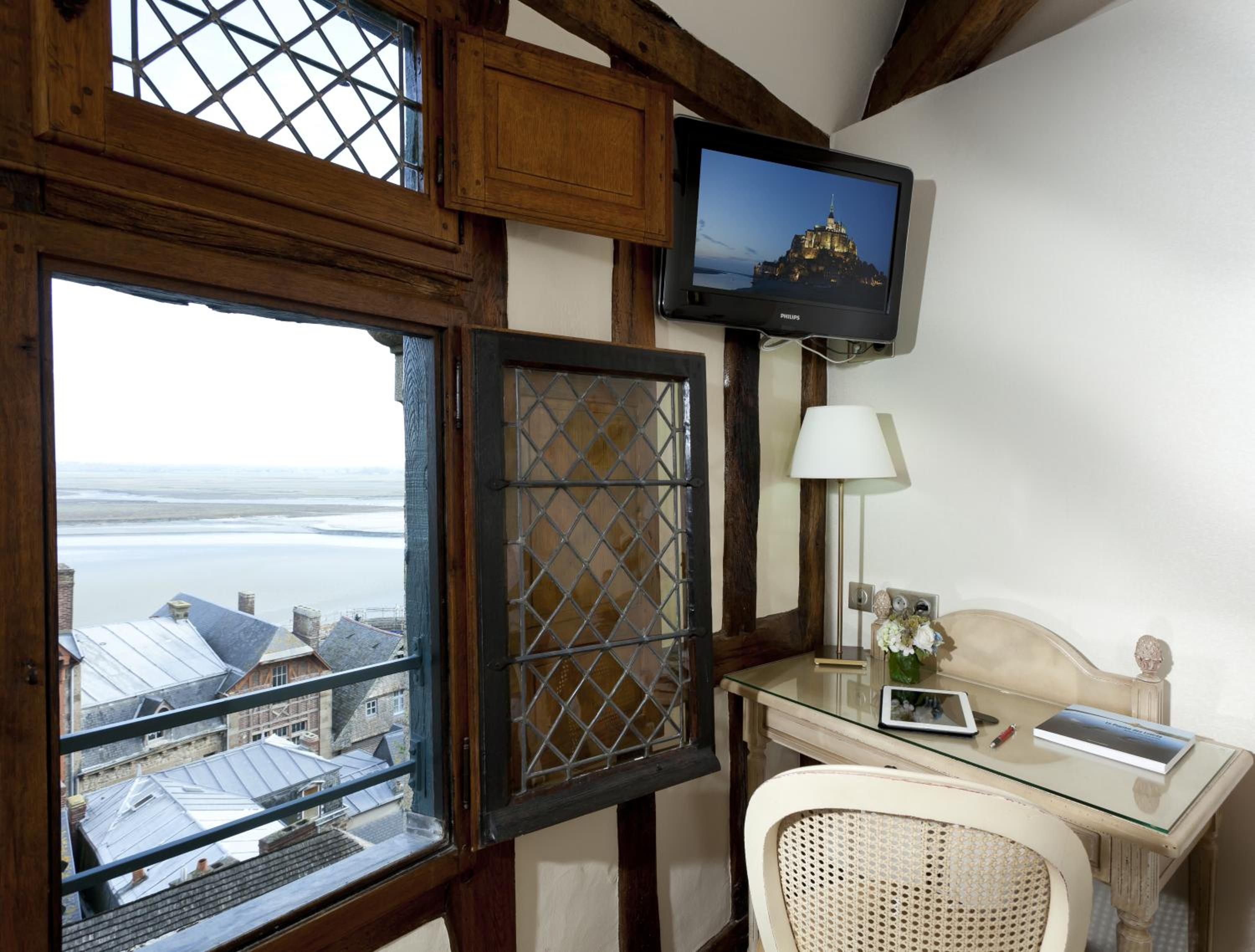 Superior Twin Room with Sea View - Photo 2