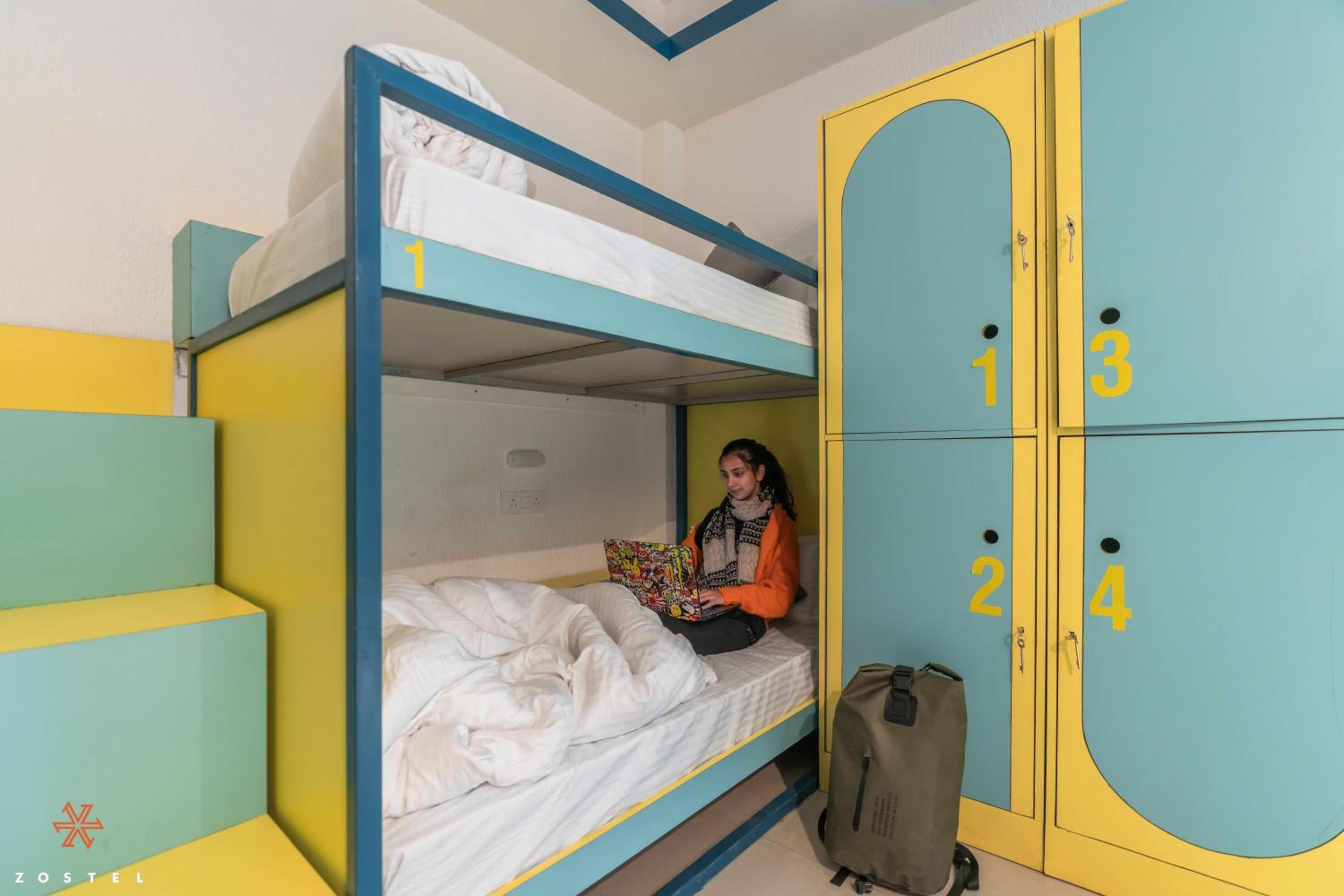 Deluxe 6 Bed Mixed Dorm (without balcony) photo 2