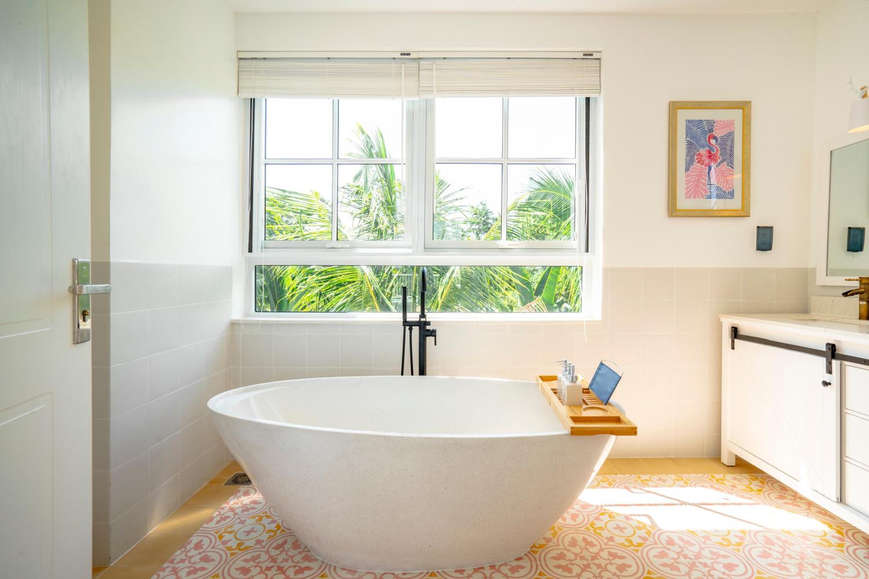 King Suite with Balcony photo 3
