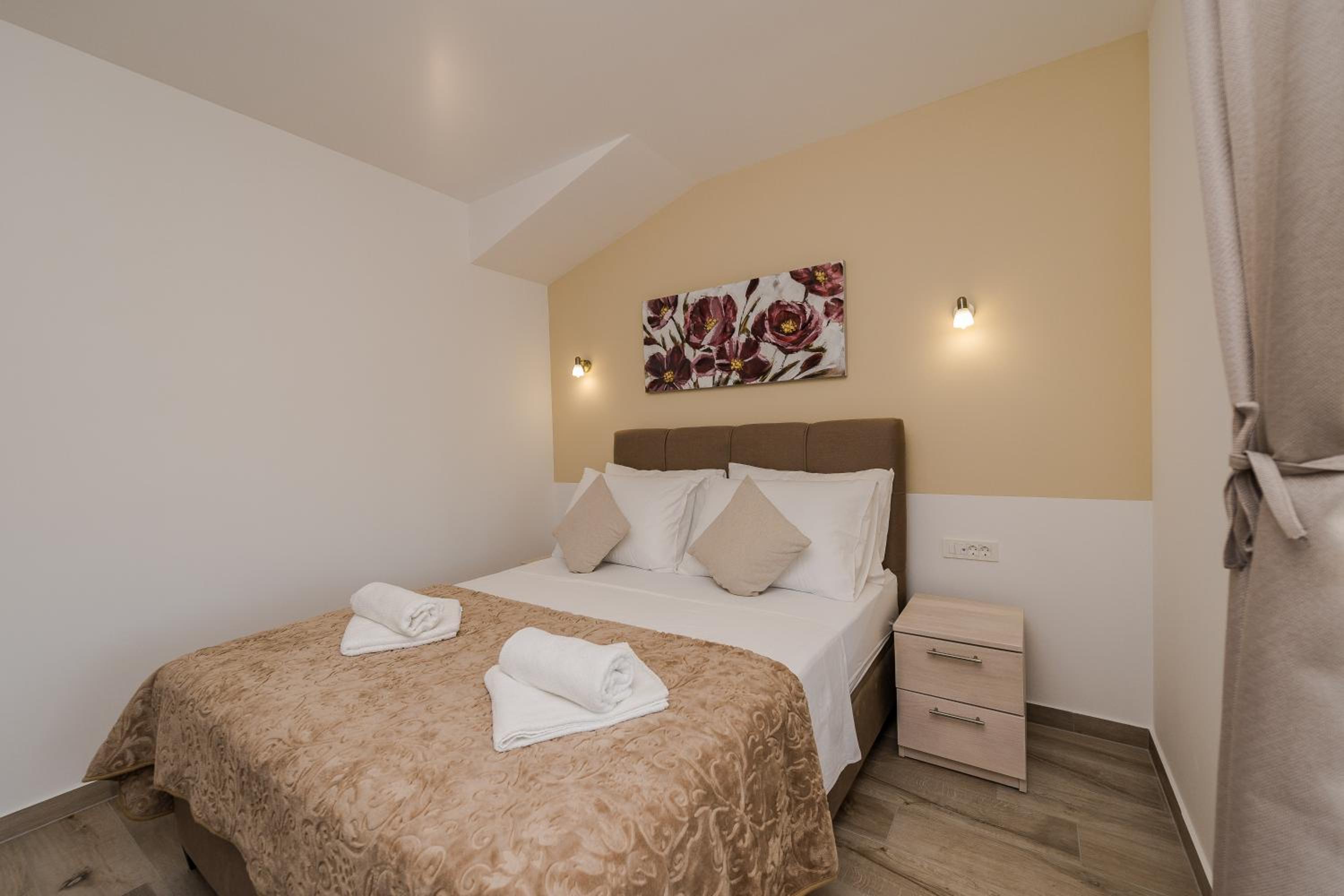 Three-Bedroom Villa photo 1