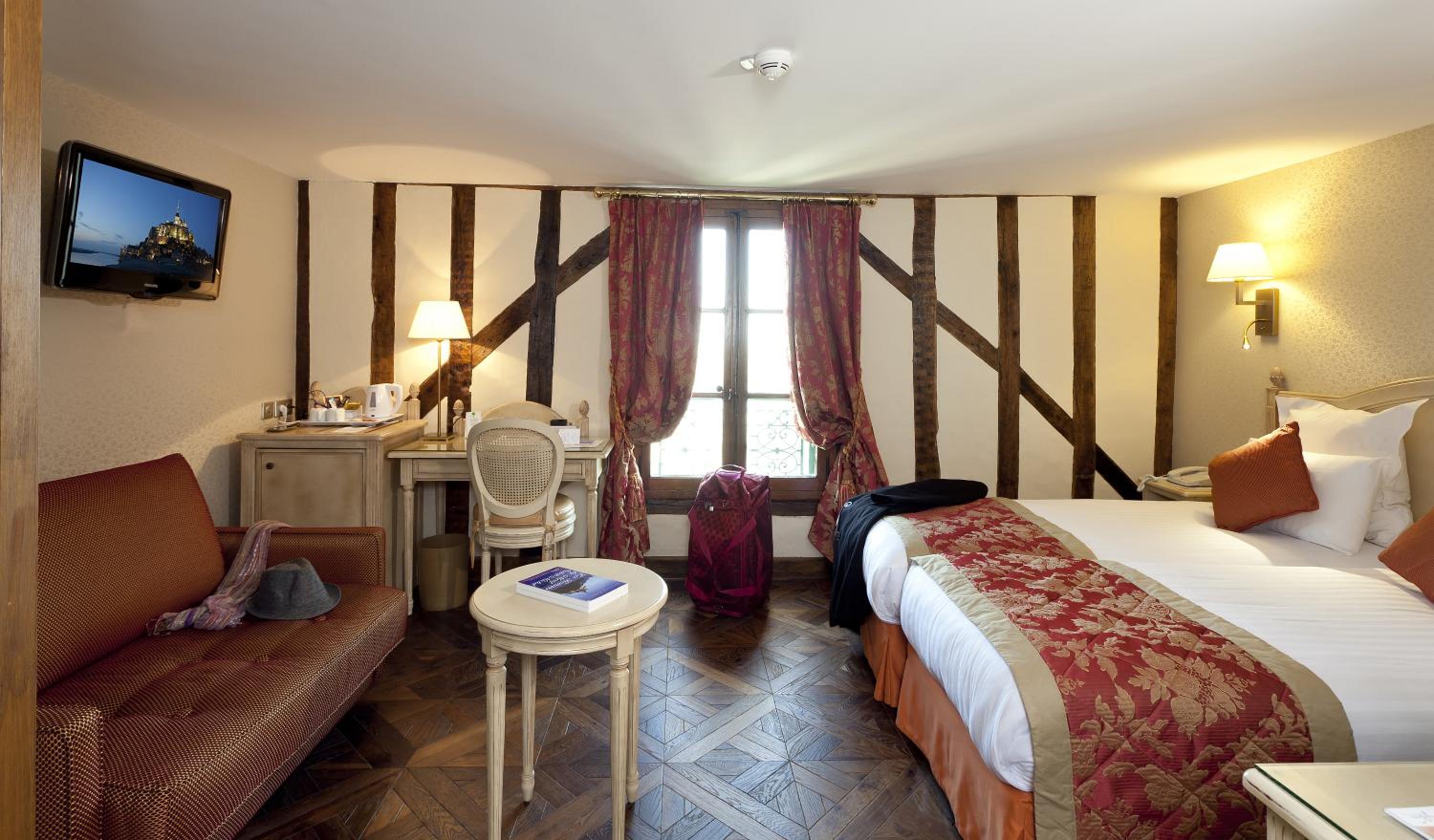 Superior Twin Room with Sea View - Photo 1