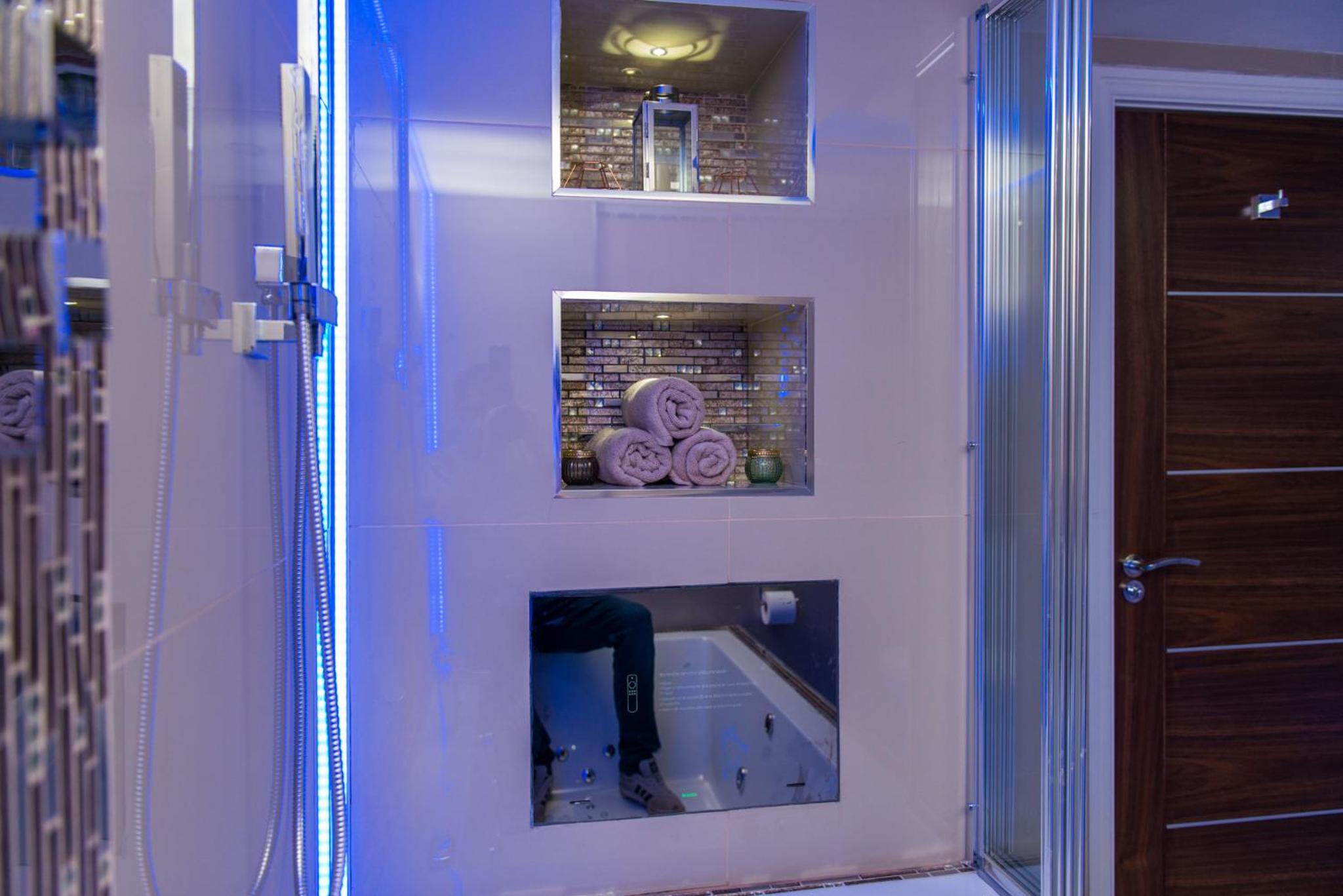 One-Bedroom Apartment - Photo 39