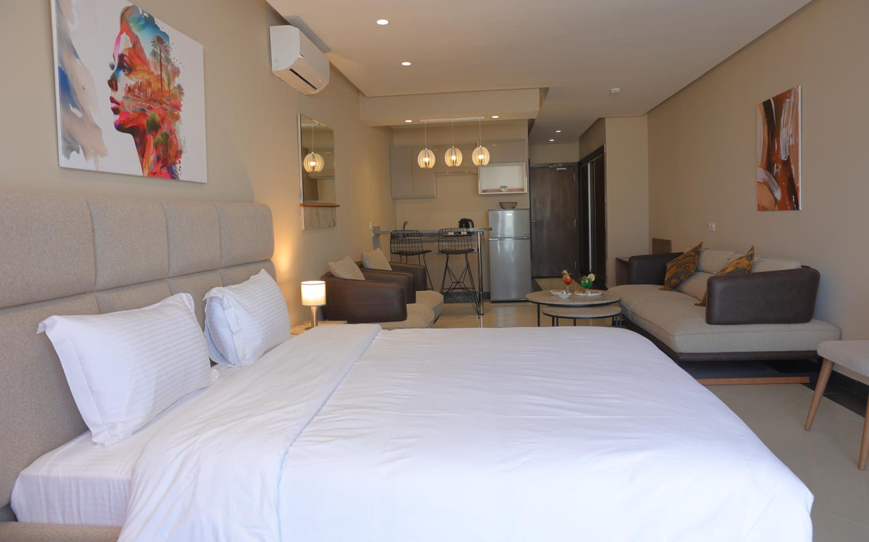 Suite with Mountain View