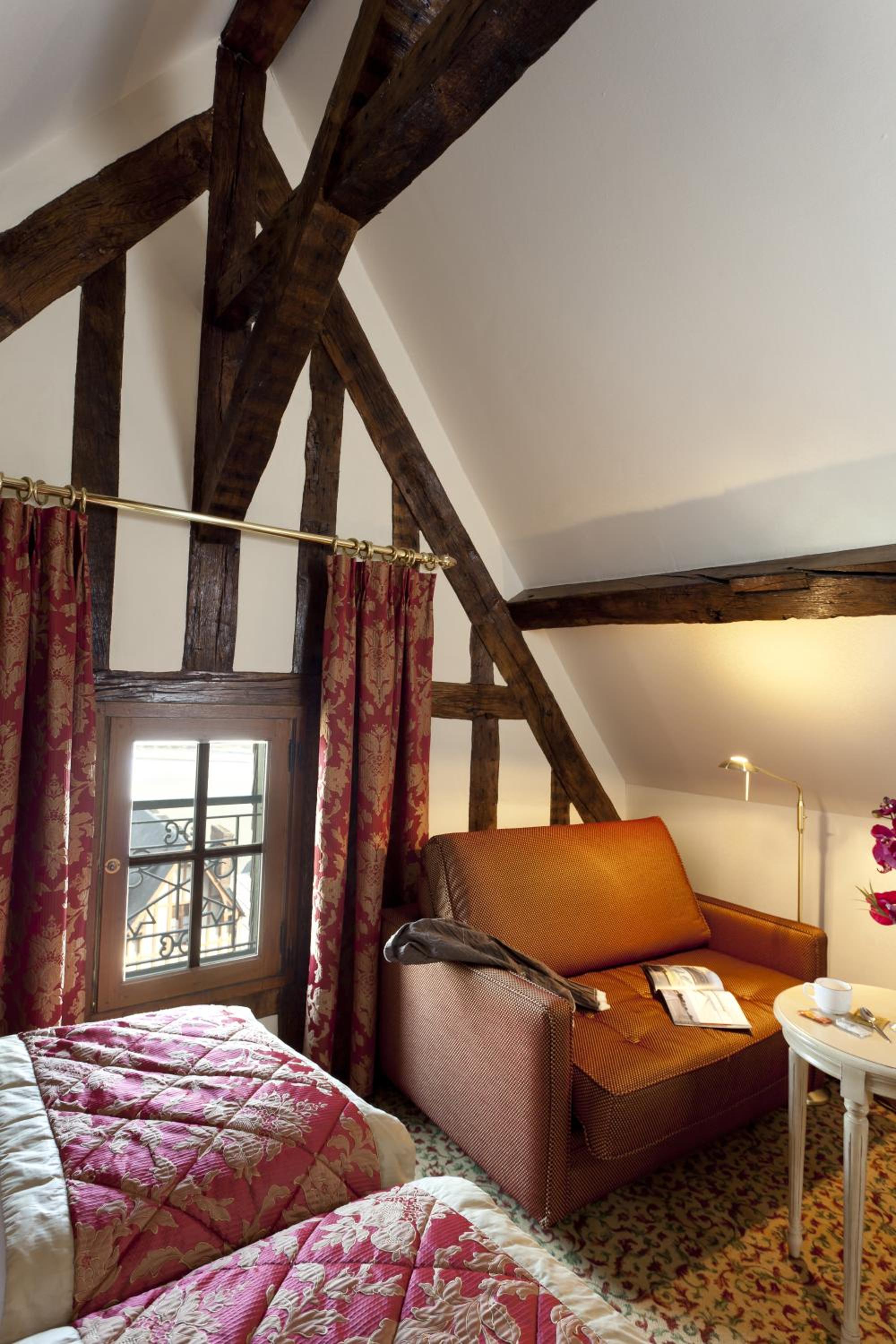 Superior Twin Room with Sea View - Photo 5