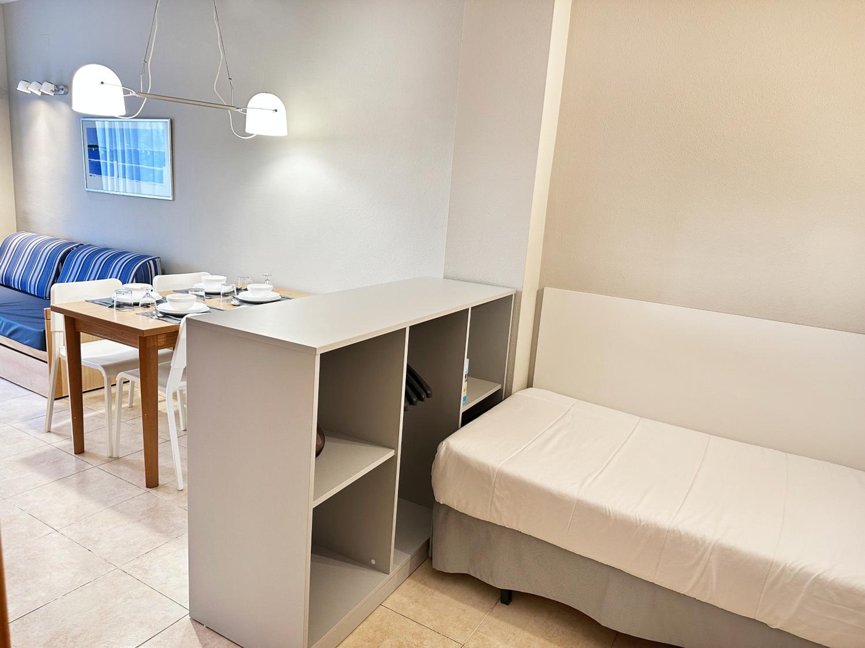 One-Bedroom Apartment with Sea View - Photo 10