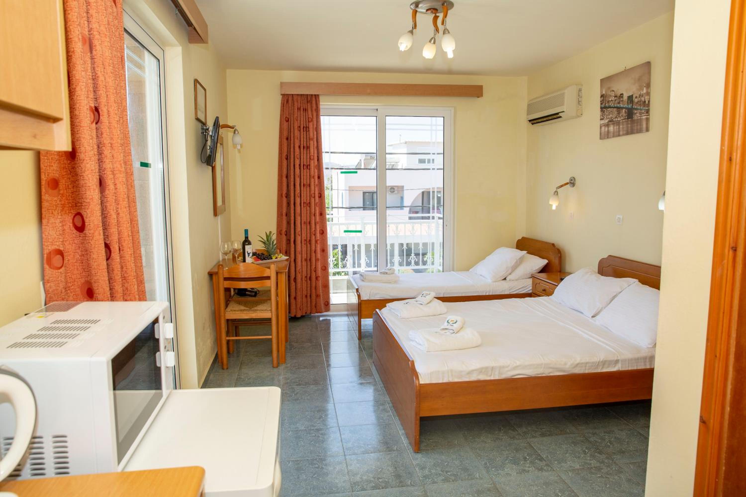 Economy Double or Twin Room (economy building) photo 3